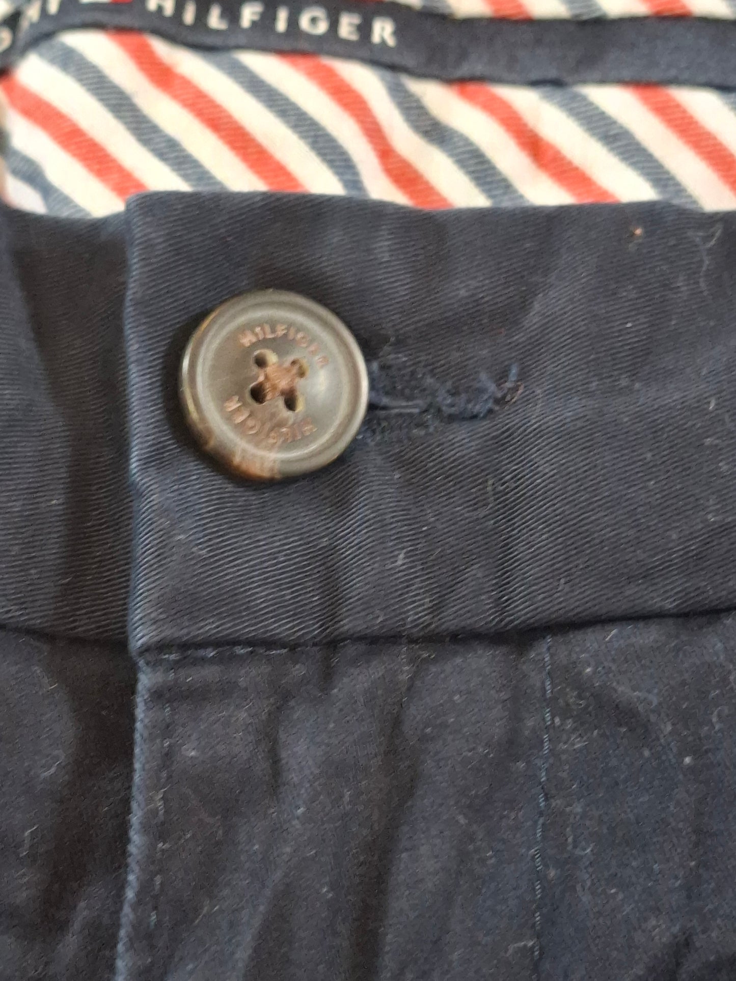 001212 Tommy Hilfiger Chino size 34/32 Navy Blue