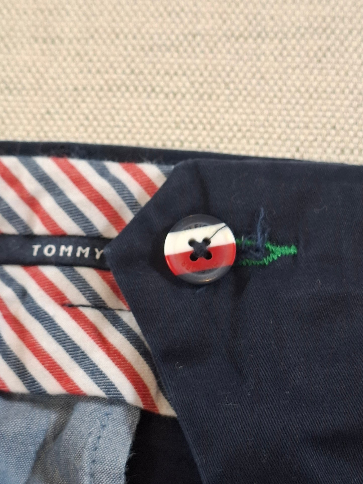 001212 Tommy Hilfiger Chino size 34/32 Navy Blue