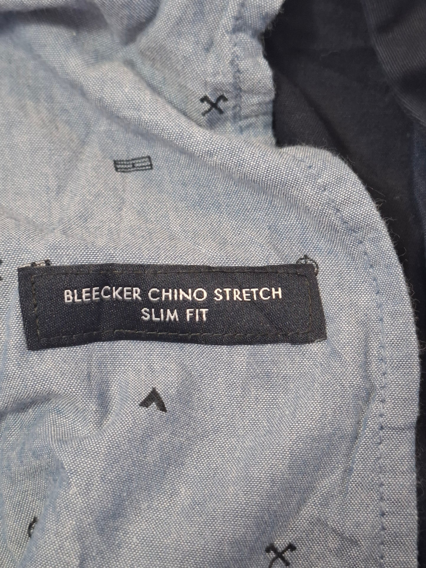 001212 Tommy Hilfiger Chino size 34/32 Navy Blue
