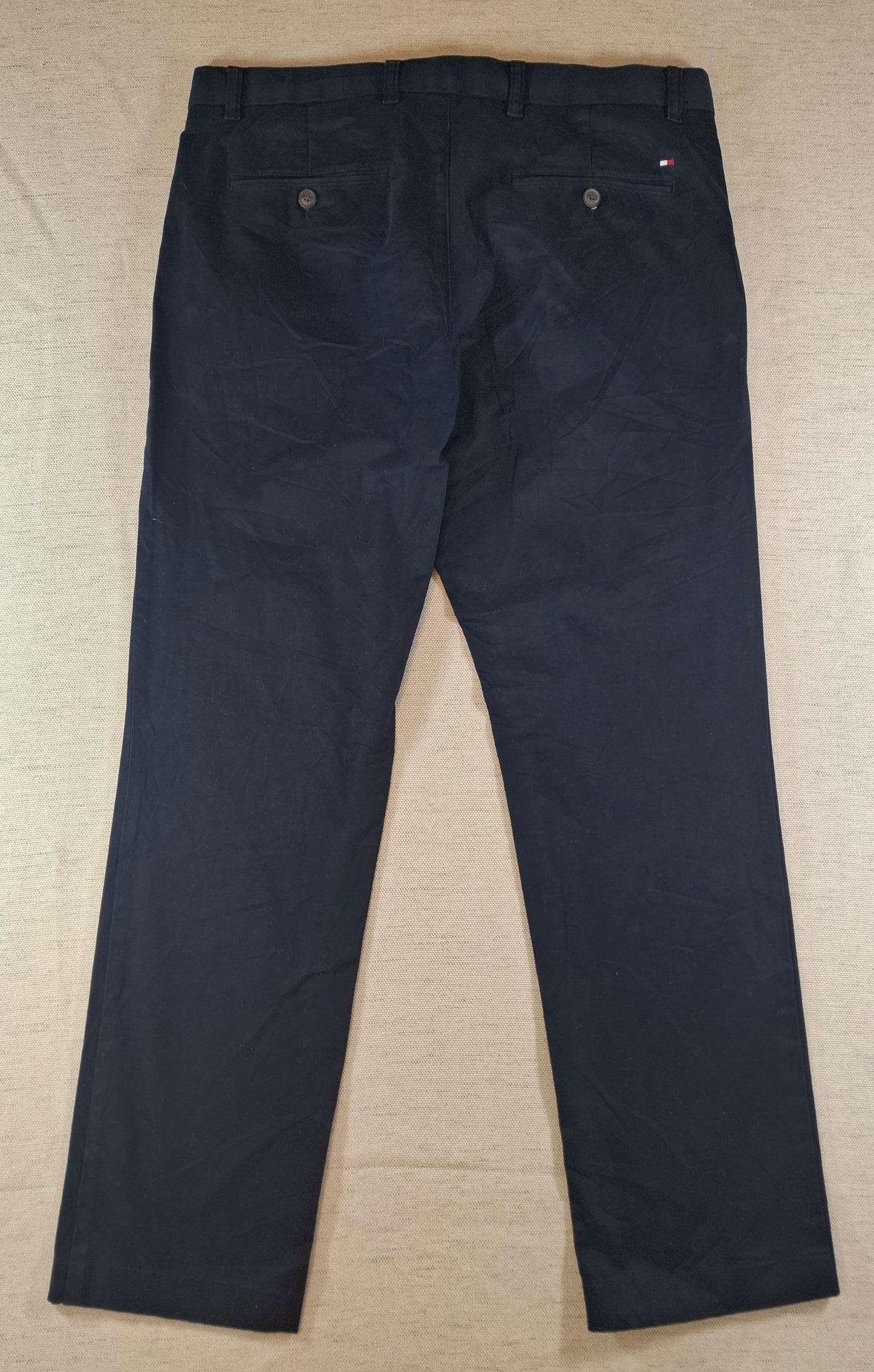 001212 Tommy Hilfiger Chino size 34/32 Navy Blue