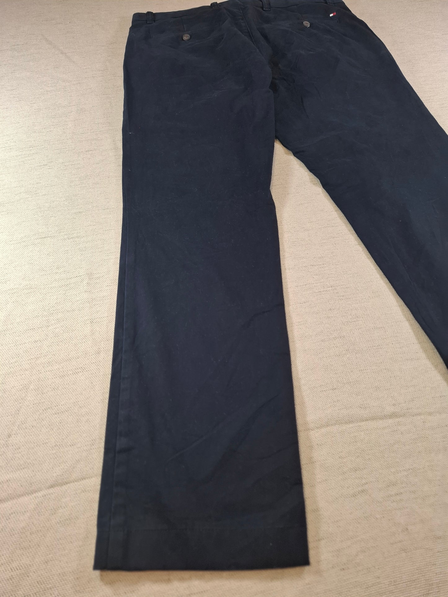 001212 Tommy Hilfiger Chino size 34/32 Navy Blue
