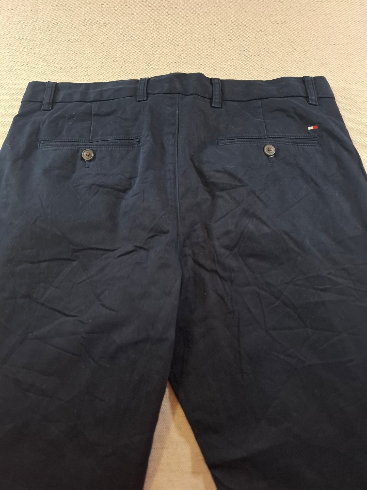 001212 Tommy Hilfiger Chino size 34/32 Navy Blue