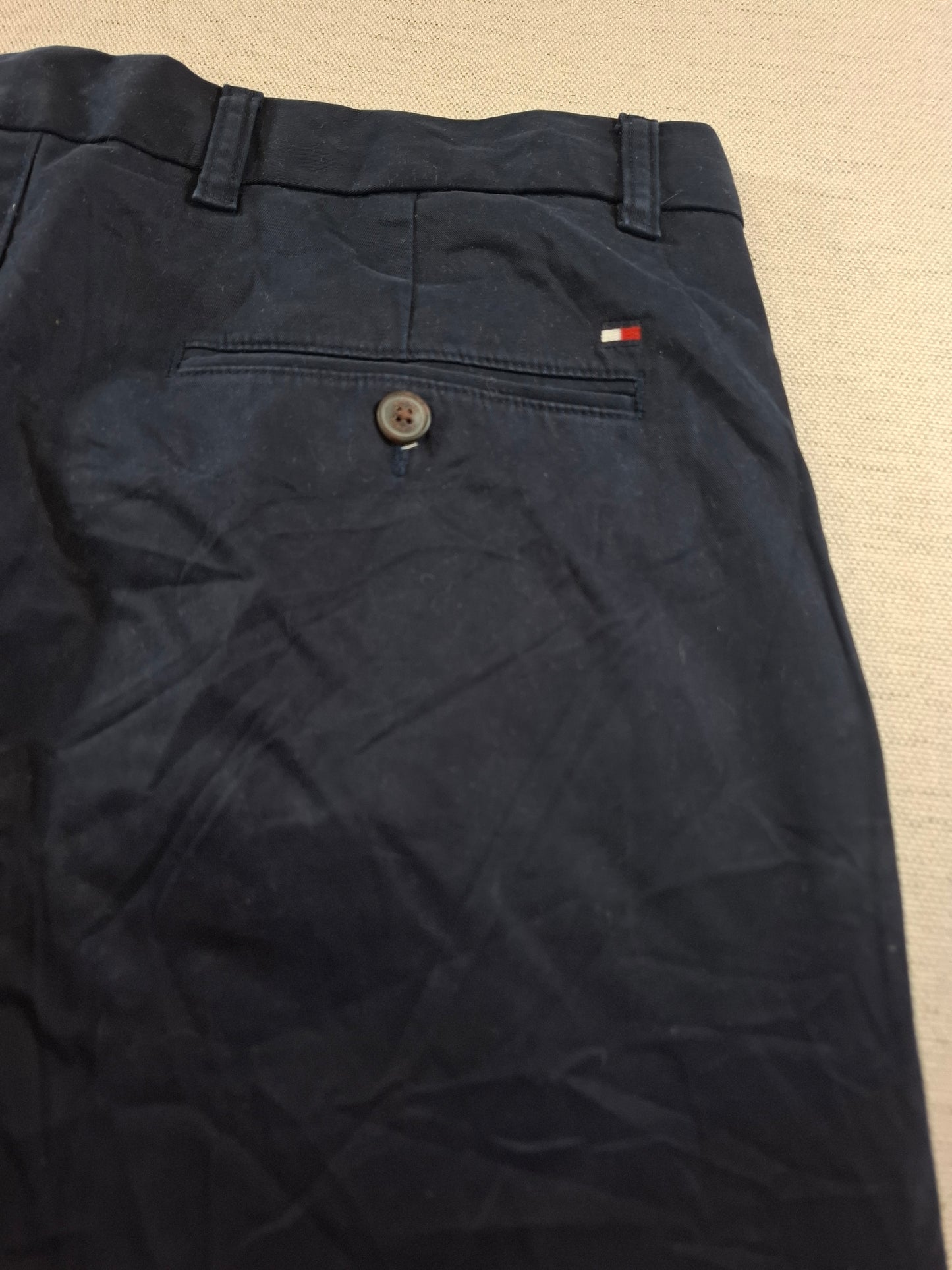 001212 Tommy Hilfiger Chino size 34/32 Navy Blue