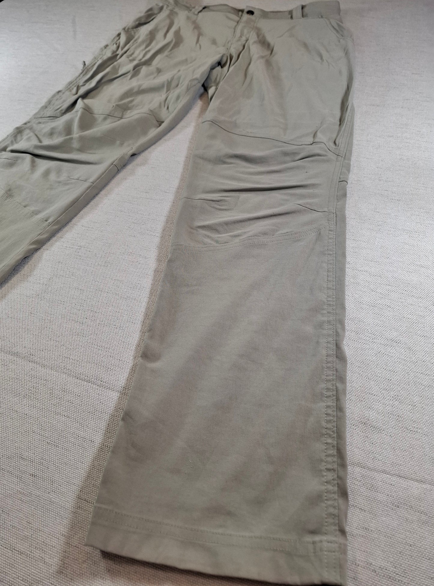 001217 Columbia Chino size 34/32 Khaki/ Grey