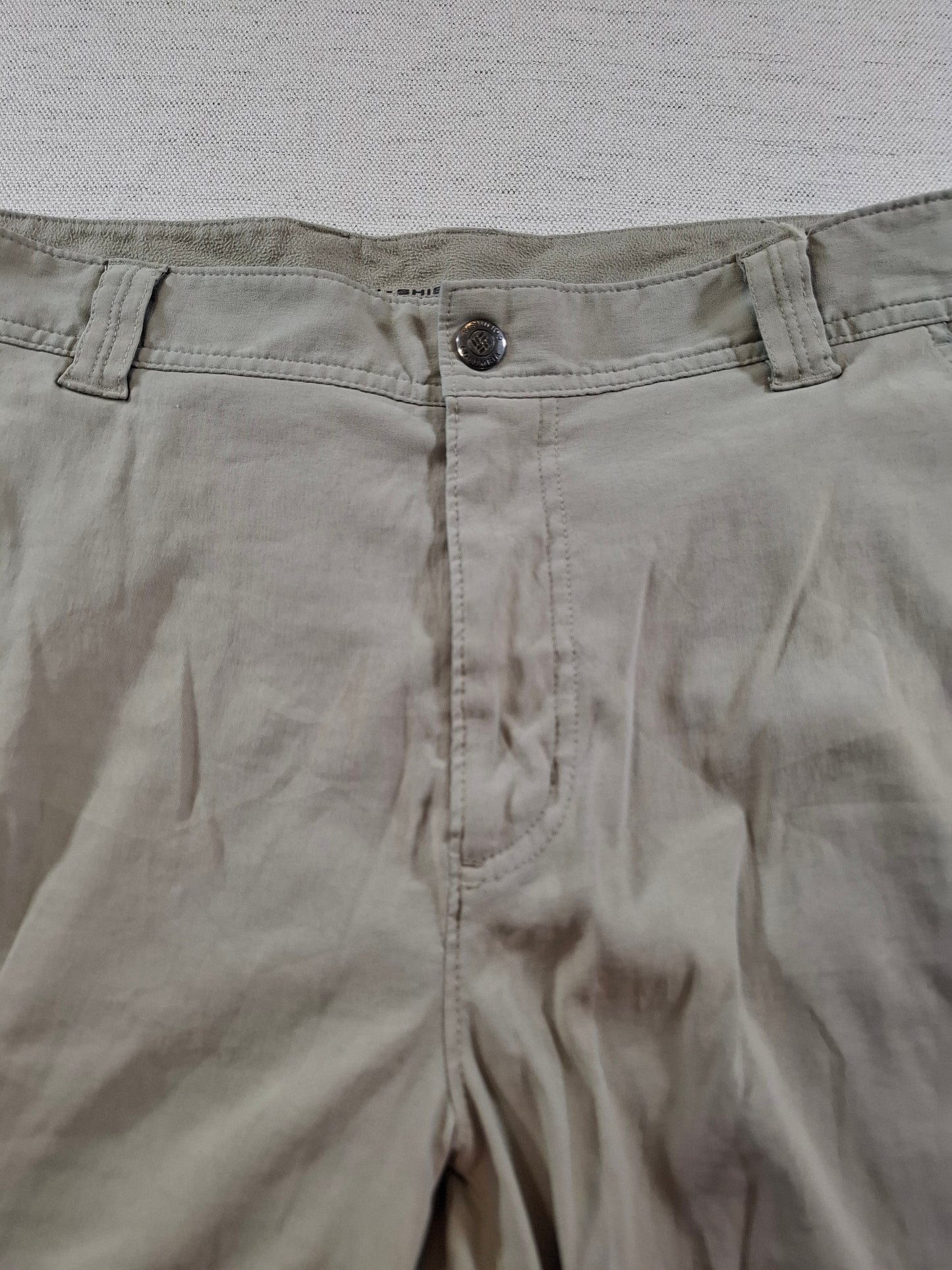 001217 Columbia Chino size 34/32 Khaki/ Grey