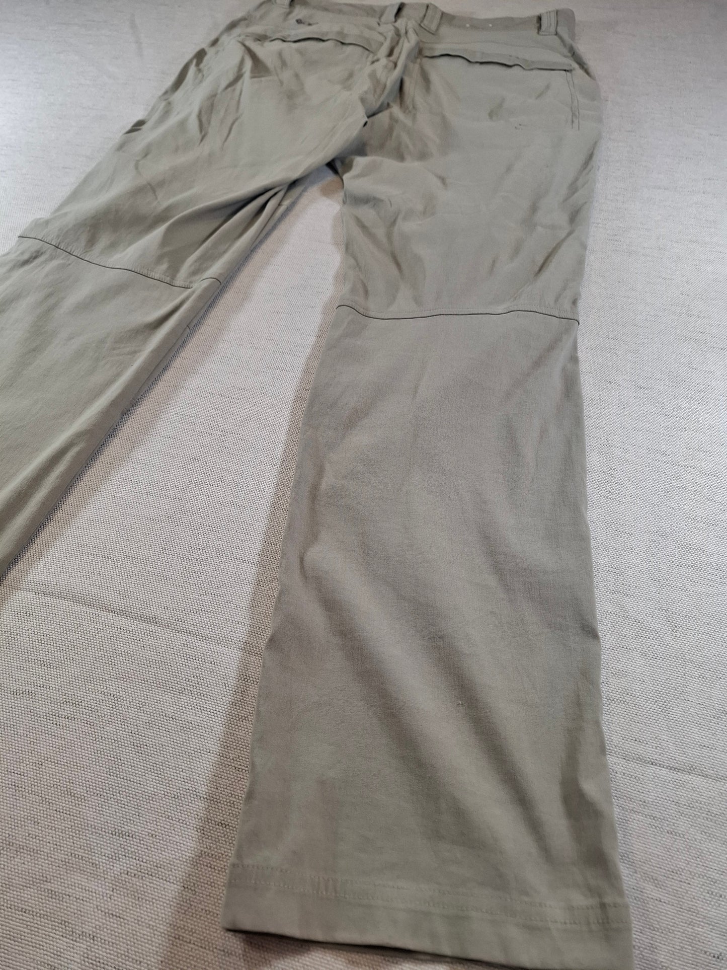 001217 Columbia Chino size 34/32 Khaki/ Grey