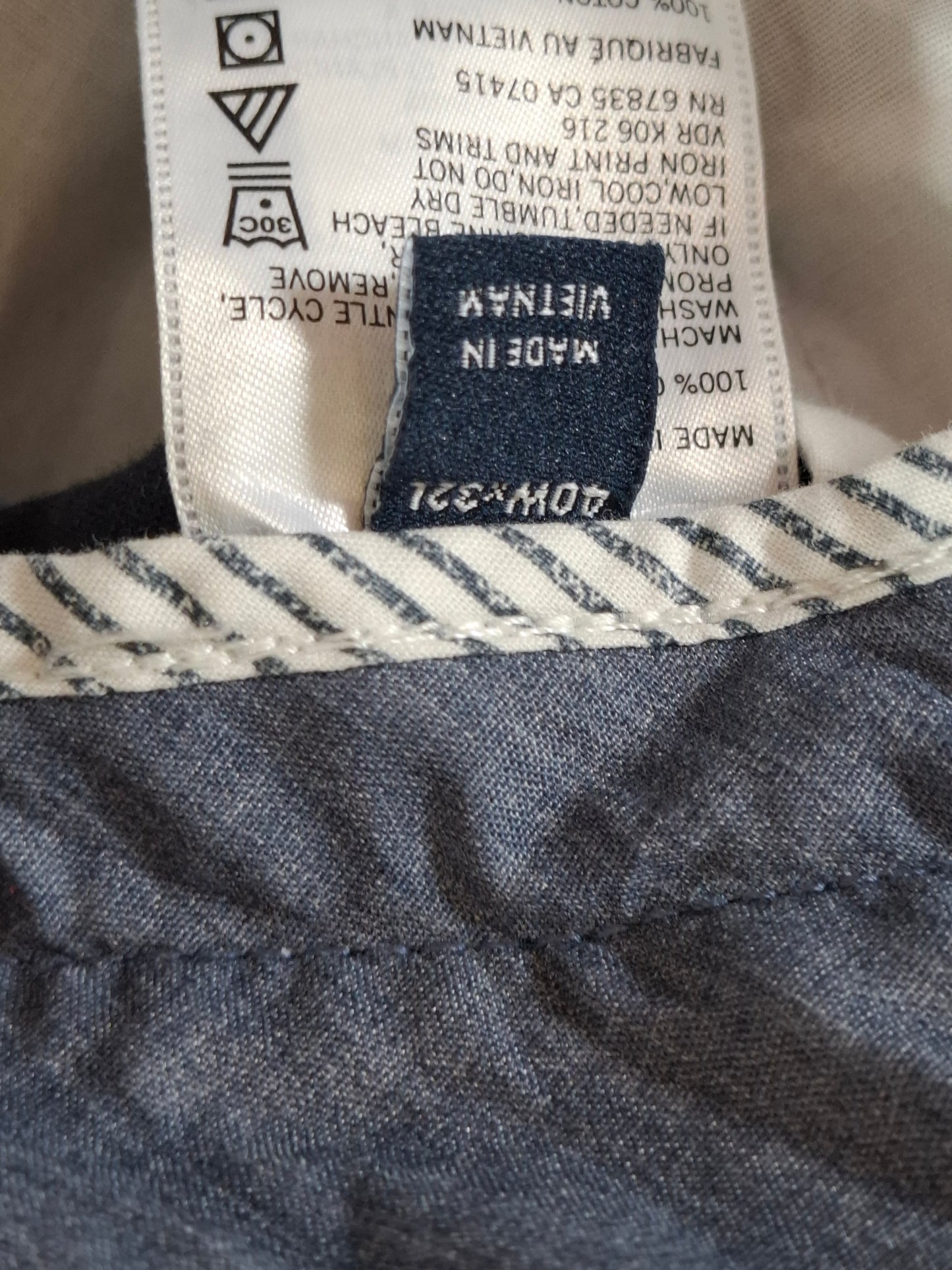 001225 Nautica Chino size 40/32 Navy Blue