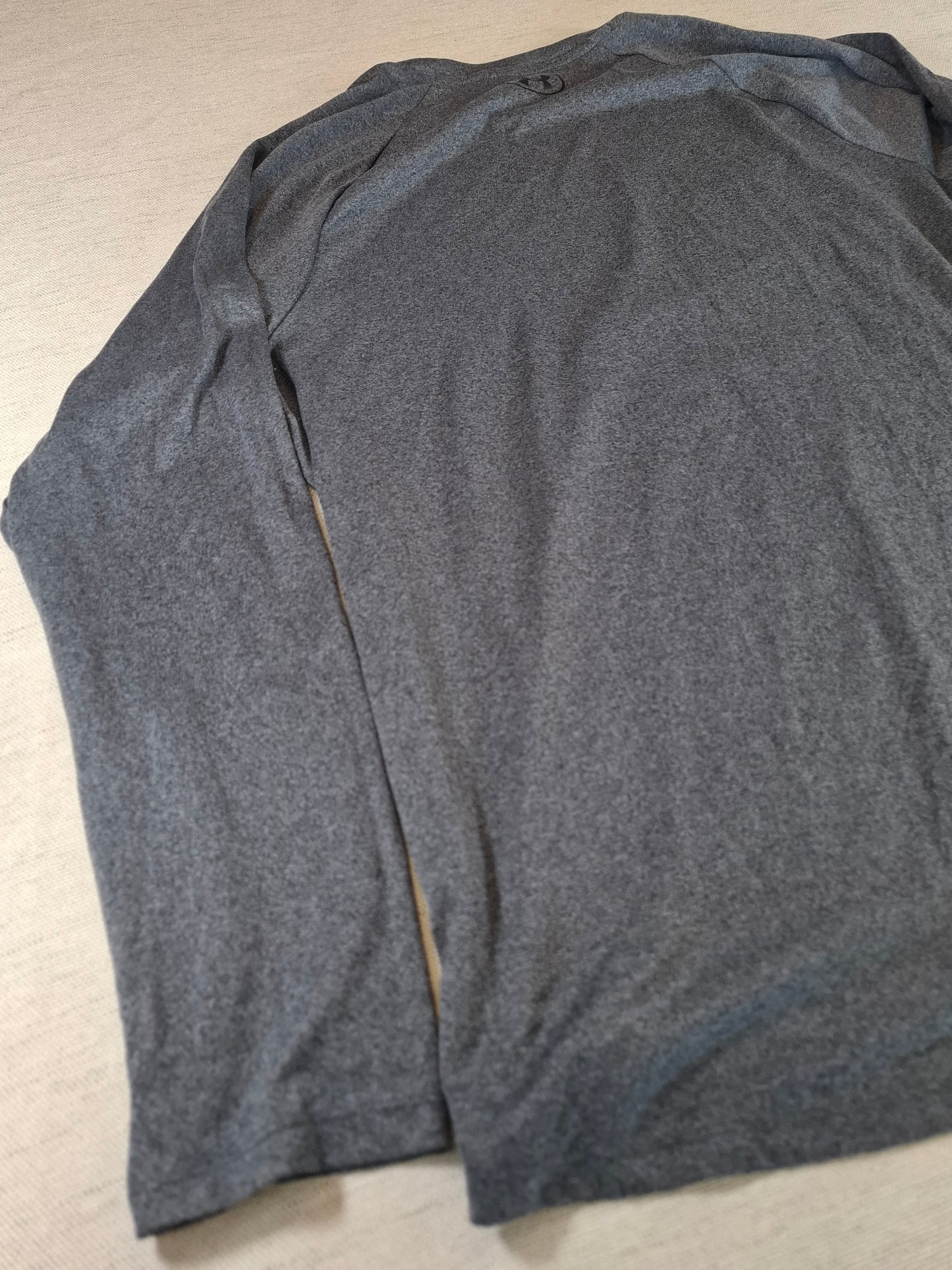 001233 Under Armour longsleeve t-shirt size L Grey