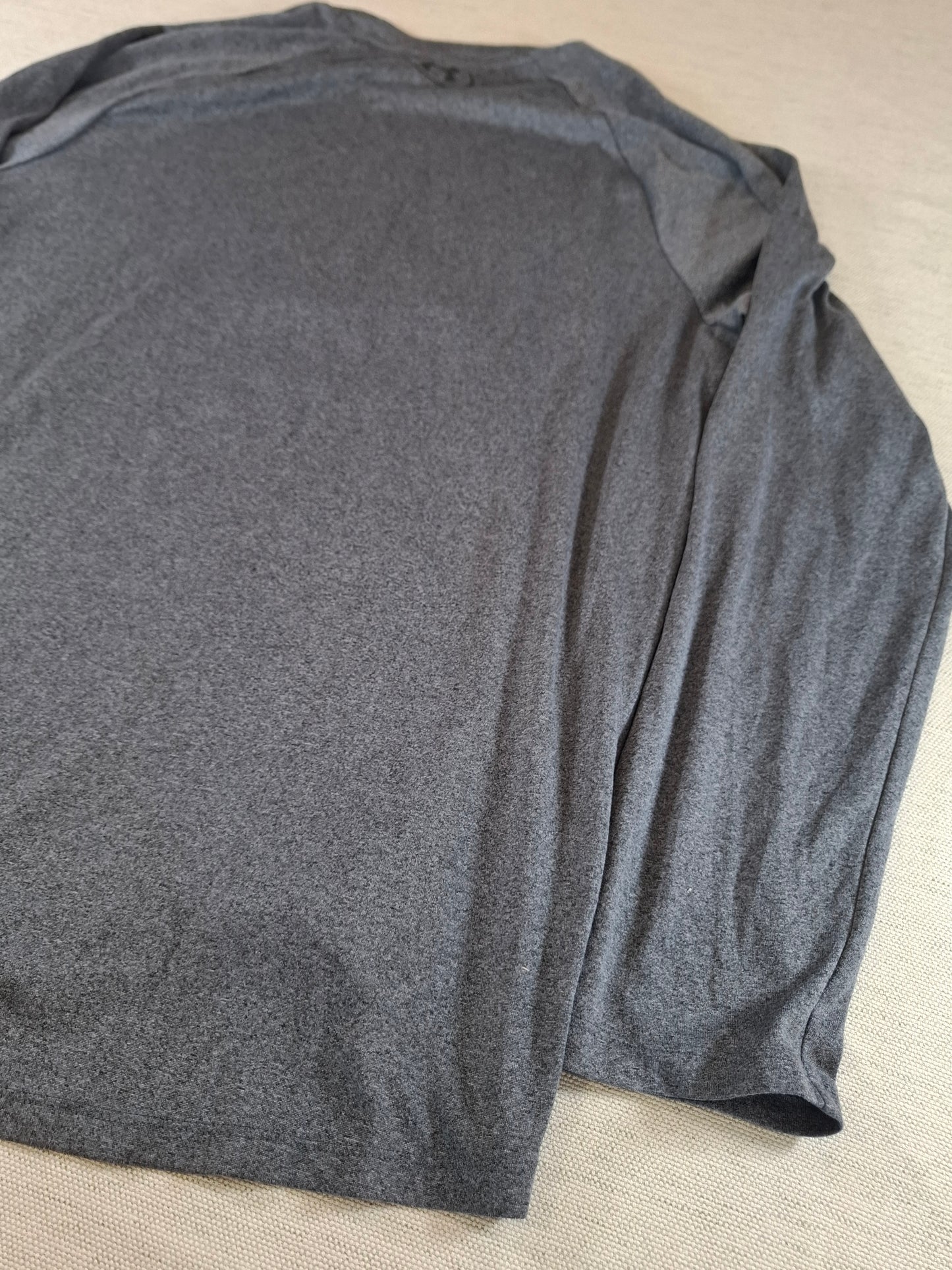 001233 Under Armour longsleeve t-shirt size L Grey