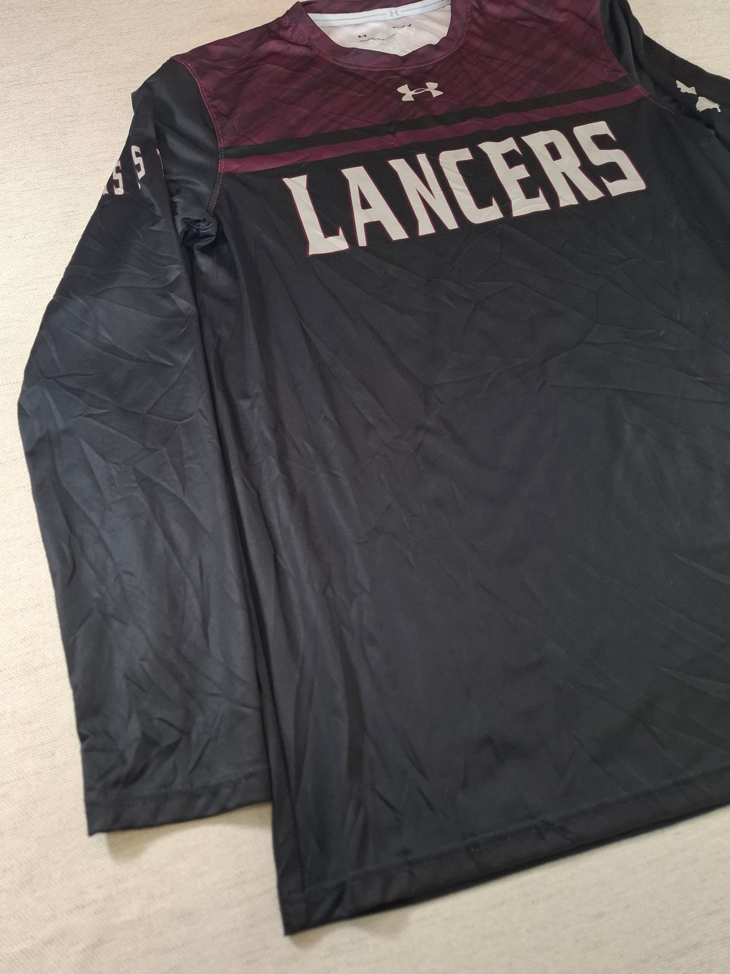 001236 Under Armour longsleeve t-shirt size M Purple/ Black. Lancers.