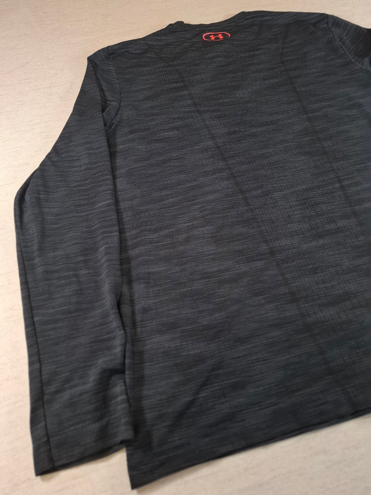 001237 Under Armour longsleeve t-shirt size L Antracite