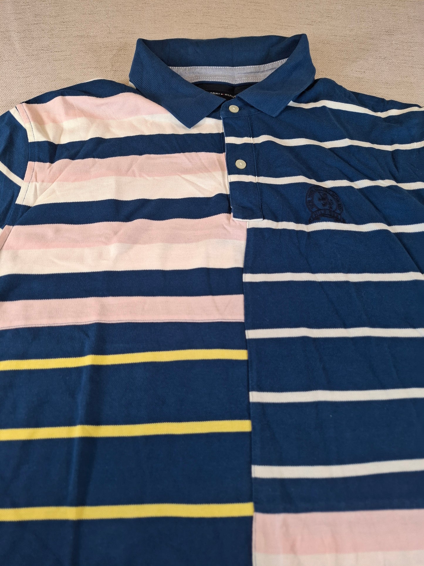 001243 Tommy Hilfiger Polo shirt size XL Navy/ Multicolor