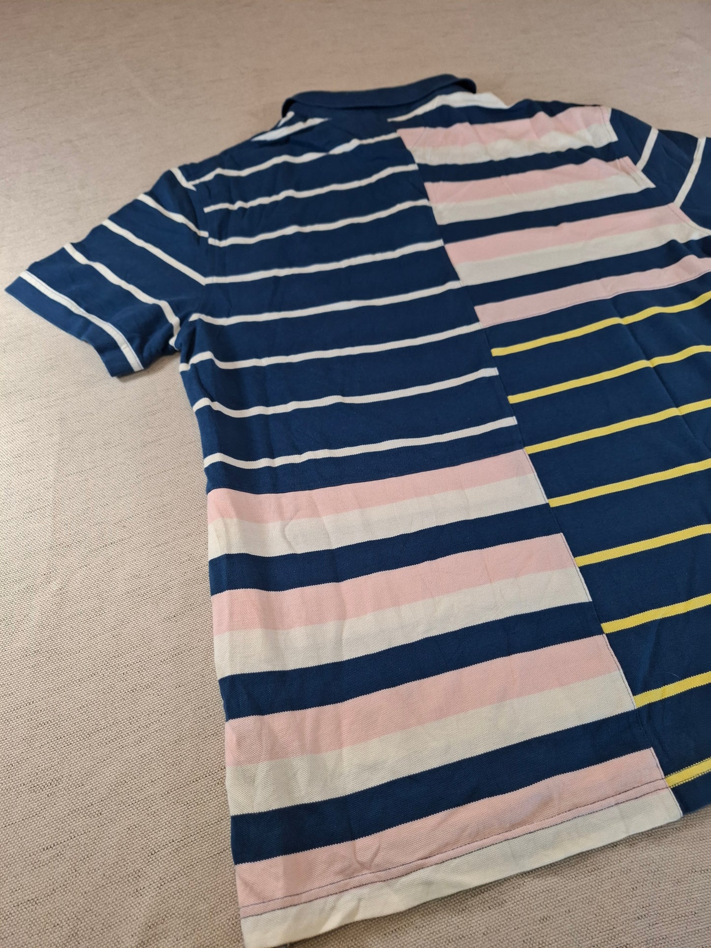 001243 Tommy Hilfiger Polo shirt size XL Navy/ Multicolor