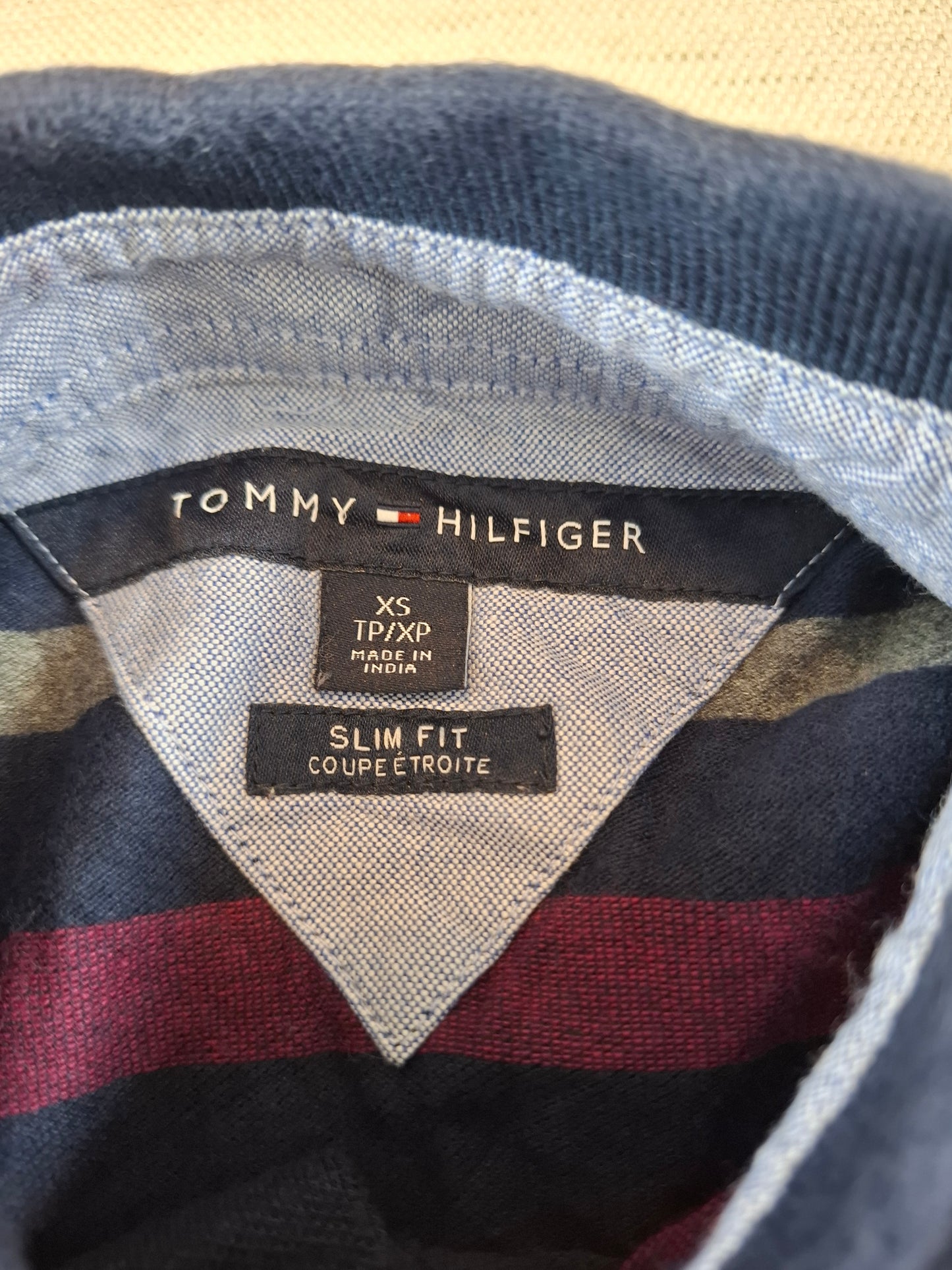 001261 Tommy Hilfiger Polo shirt size XS Multicolor