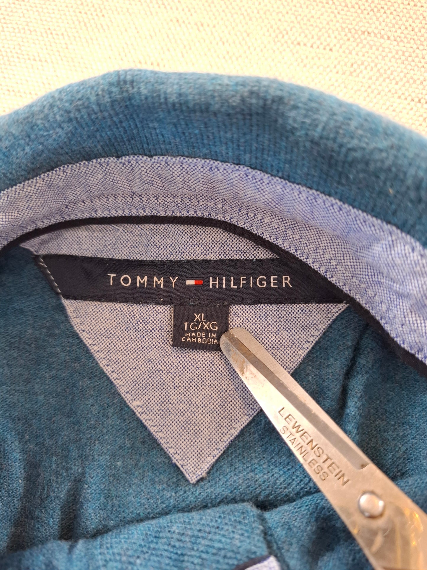 001268 Tommy Hilfiger Polo shirt size XL Blue