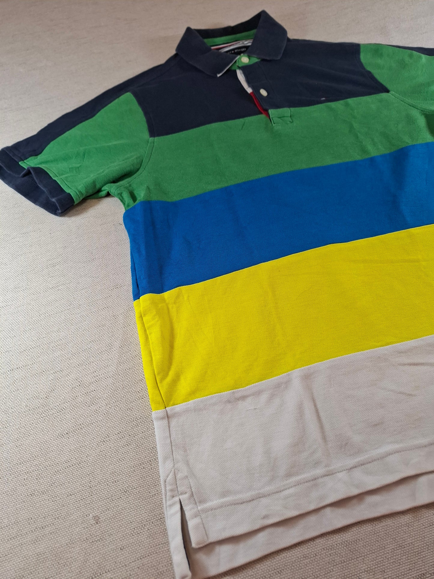 001300 Tommy Hilfiger Polo shirt size XS Multicolor stripes
