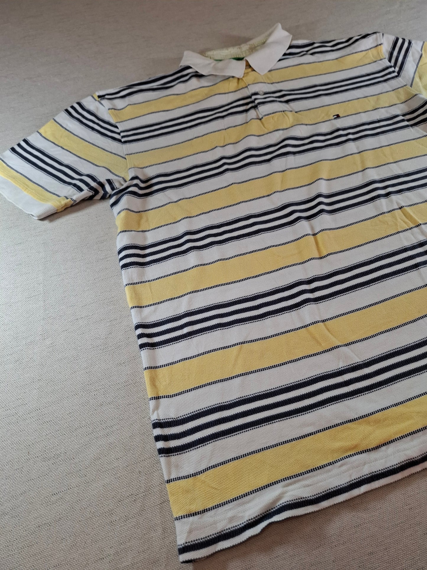 001311 Tommy Hilfiger Polo shirt size XL Yellow/ Multicolor