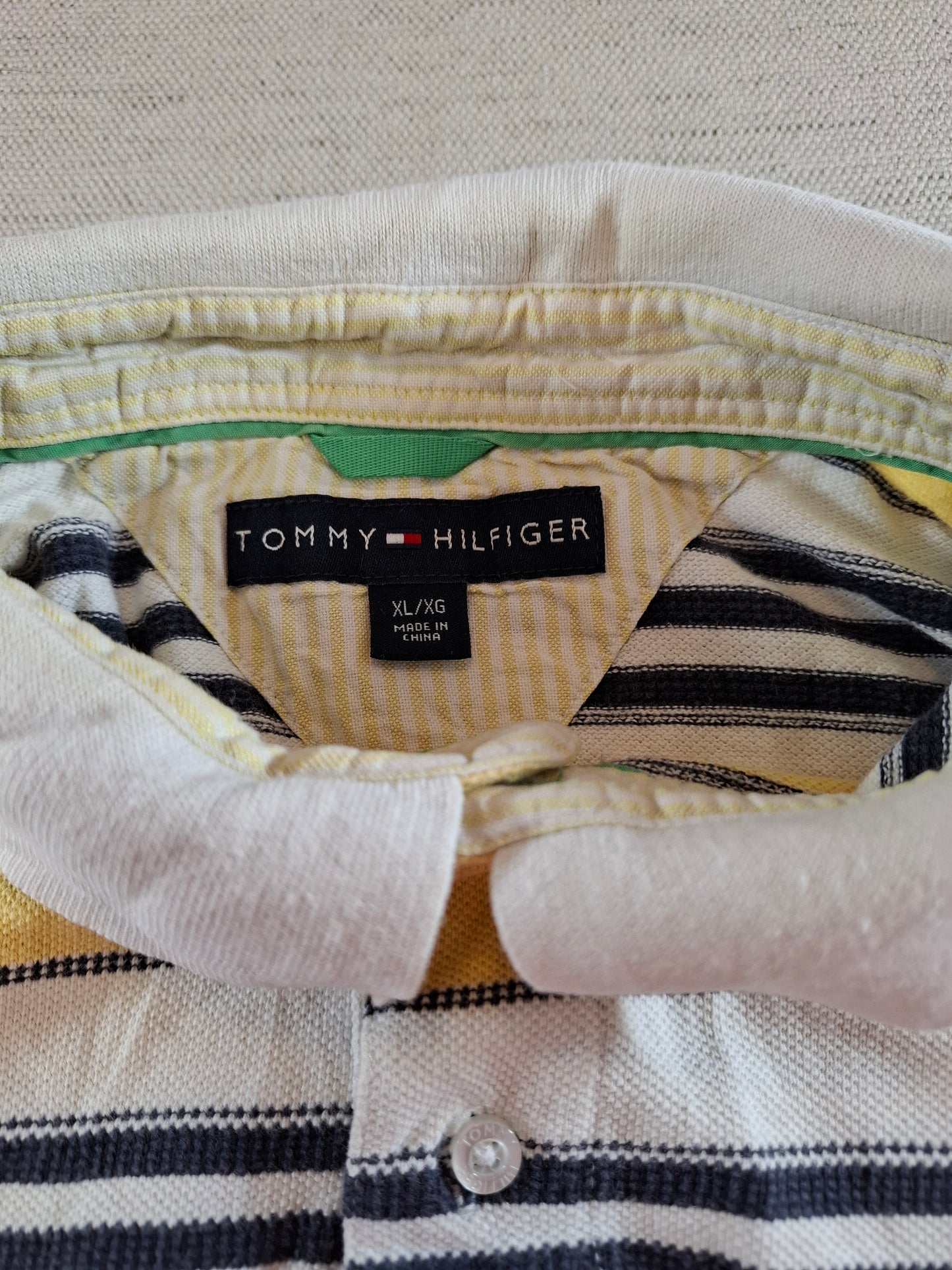001311 Tommy Hilfiger Polo shirt size XL Yellow/ Multicolor