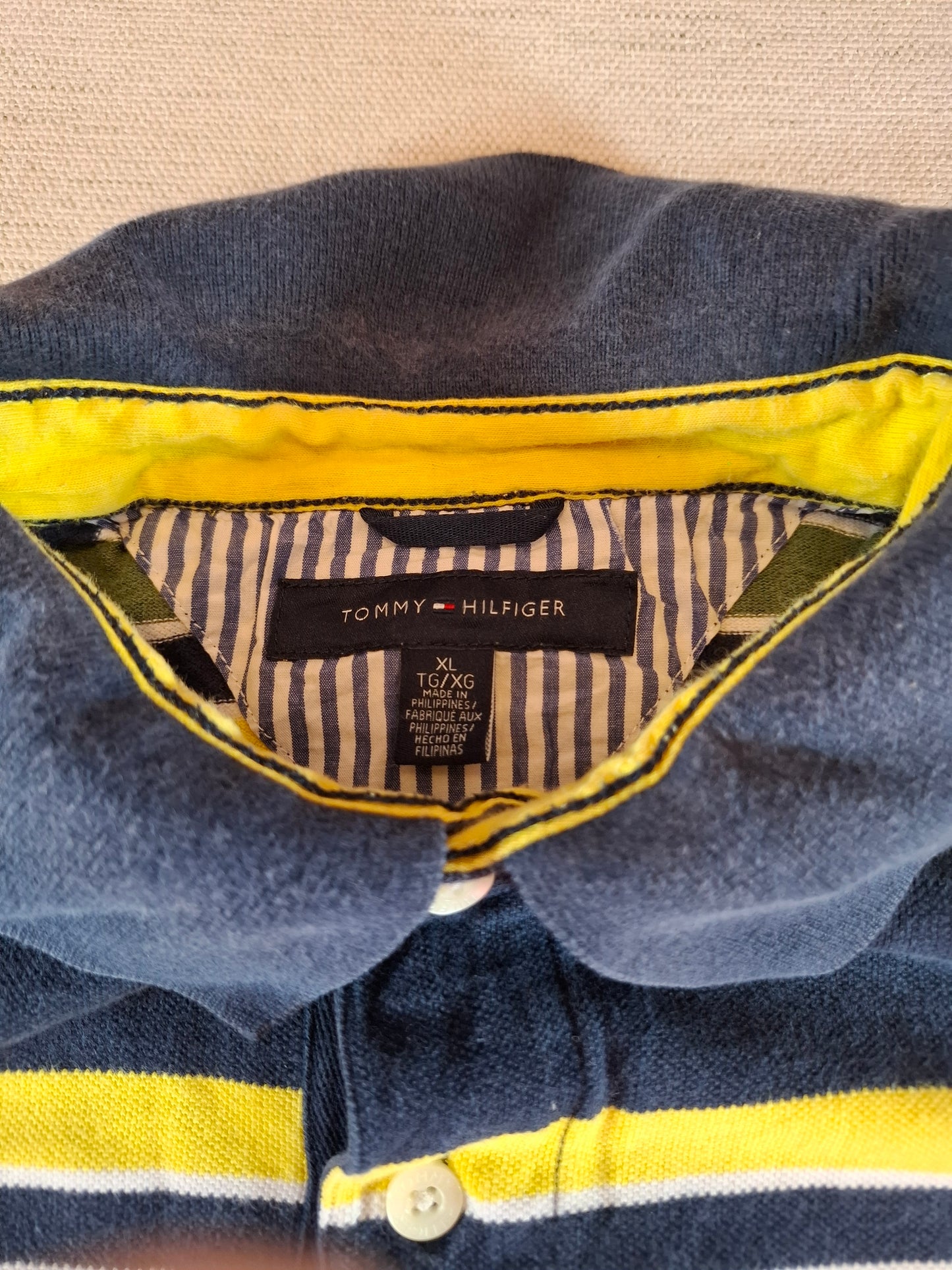 001320 Tommy Hilfiger Polo shirt size XL Navy/ Multicolor
