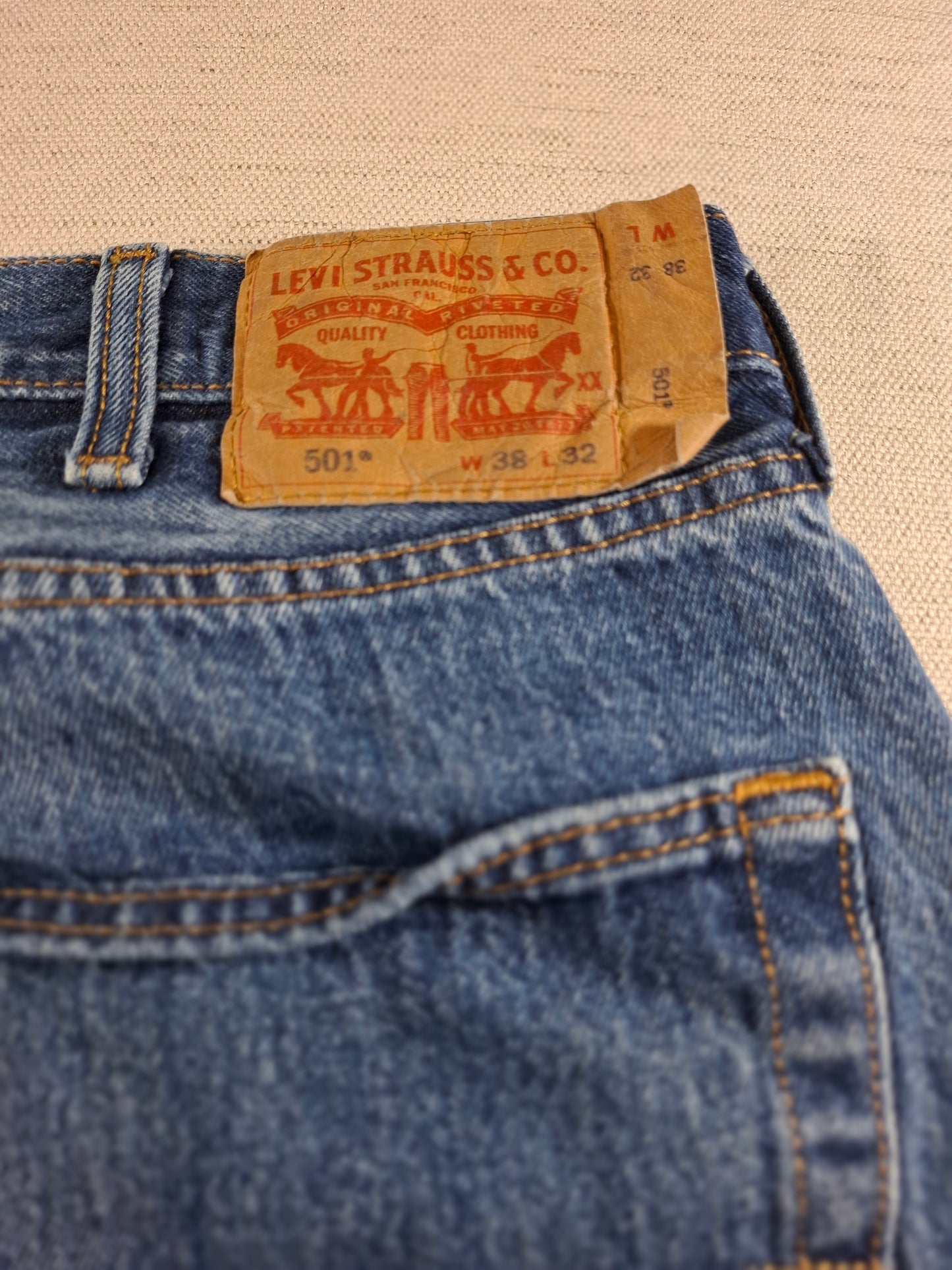 000231 Levi's 501 38/32 size Jeans Blue