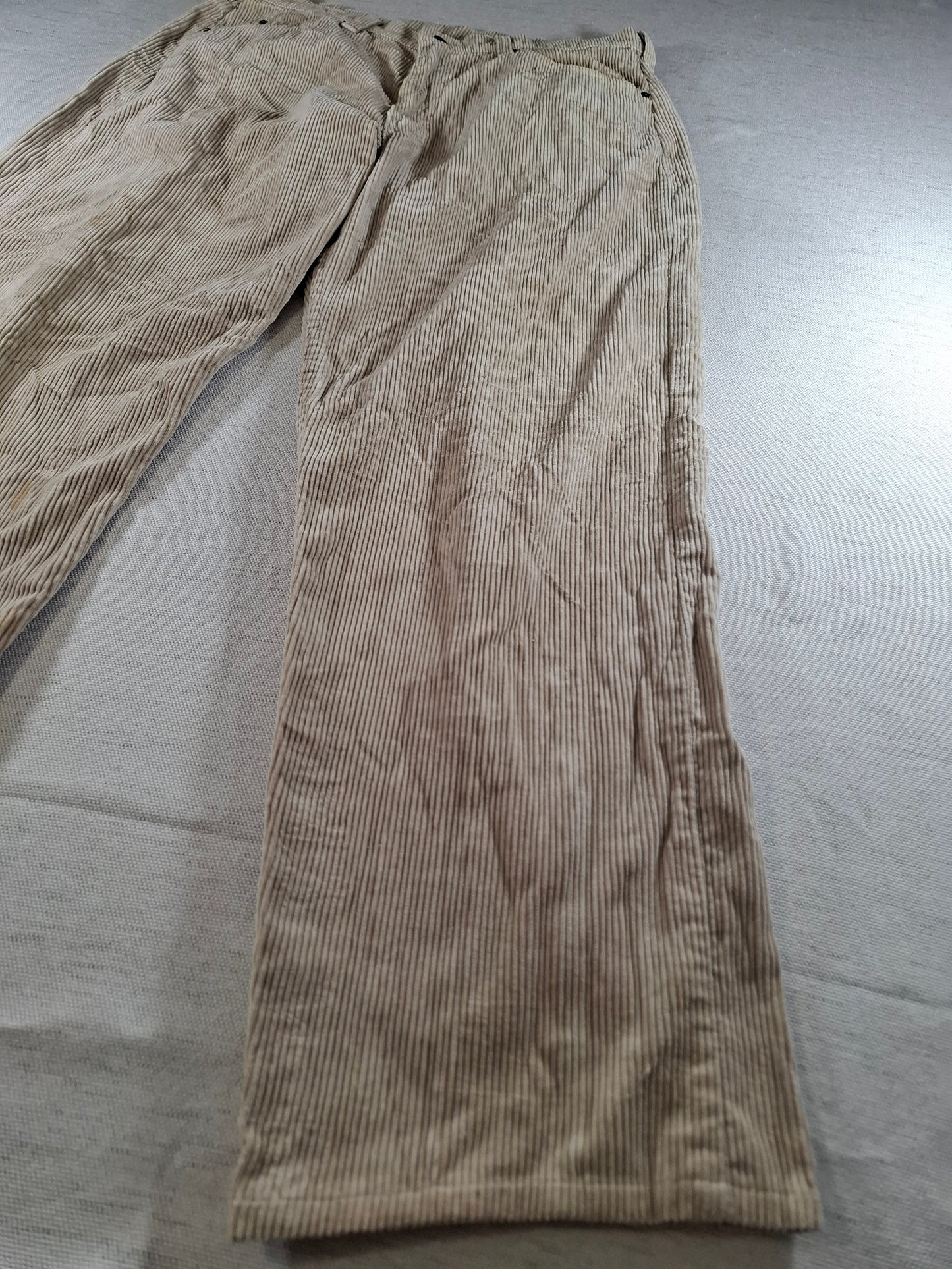 001381 Levi's Corduroy – Beige, Size 34/32