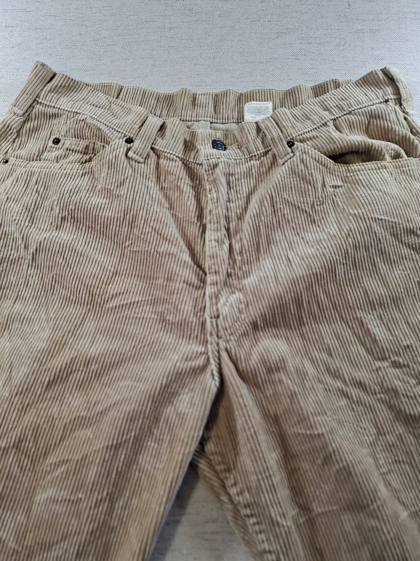 001381 Levi's Corduroy – Beige, Size 34/32