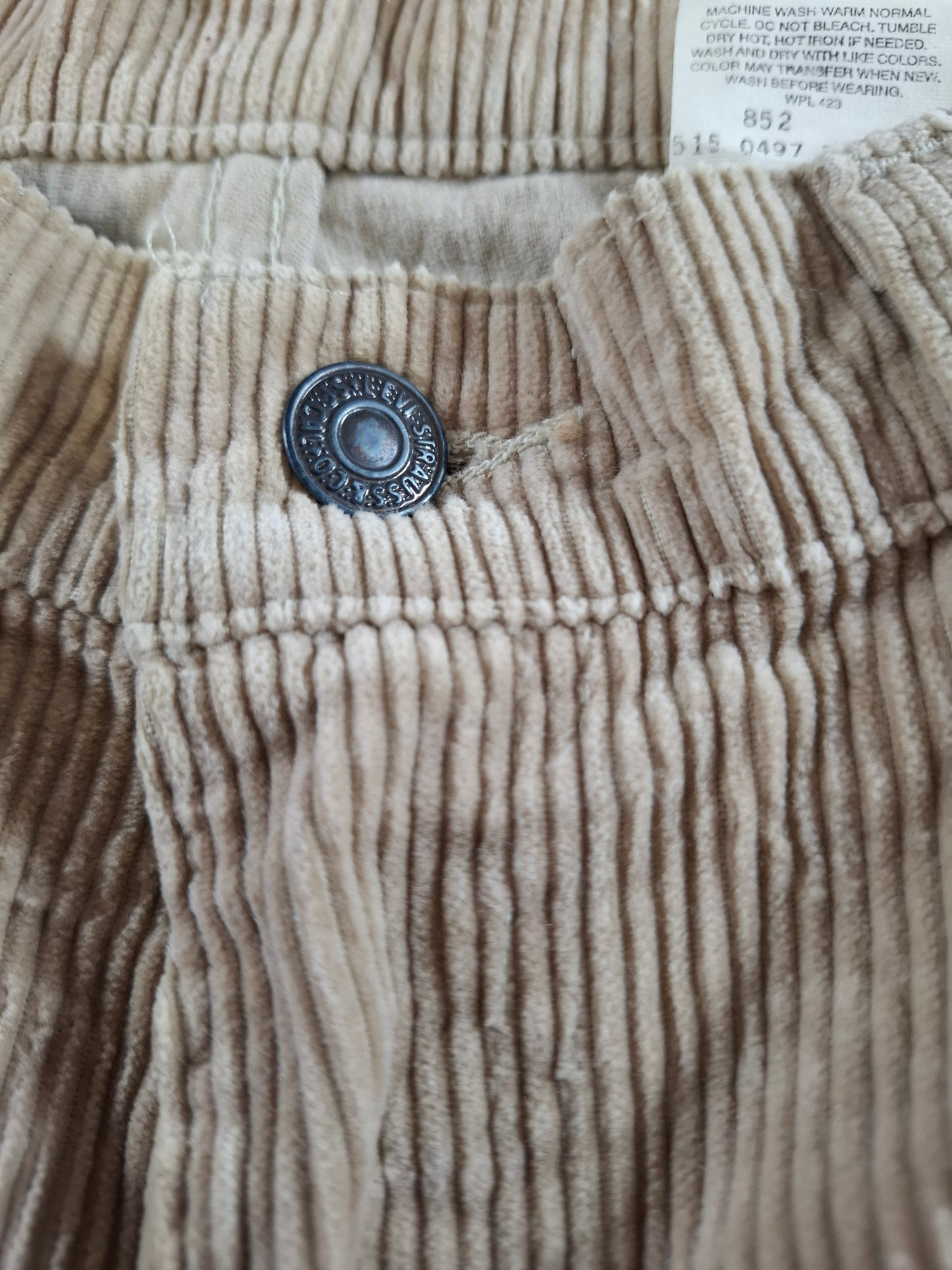 001381 Levi's Corduroy – Beige, Size 34/32