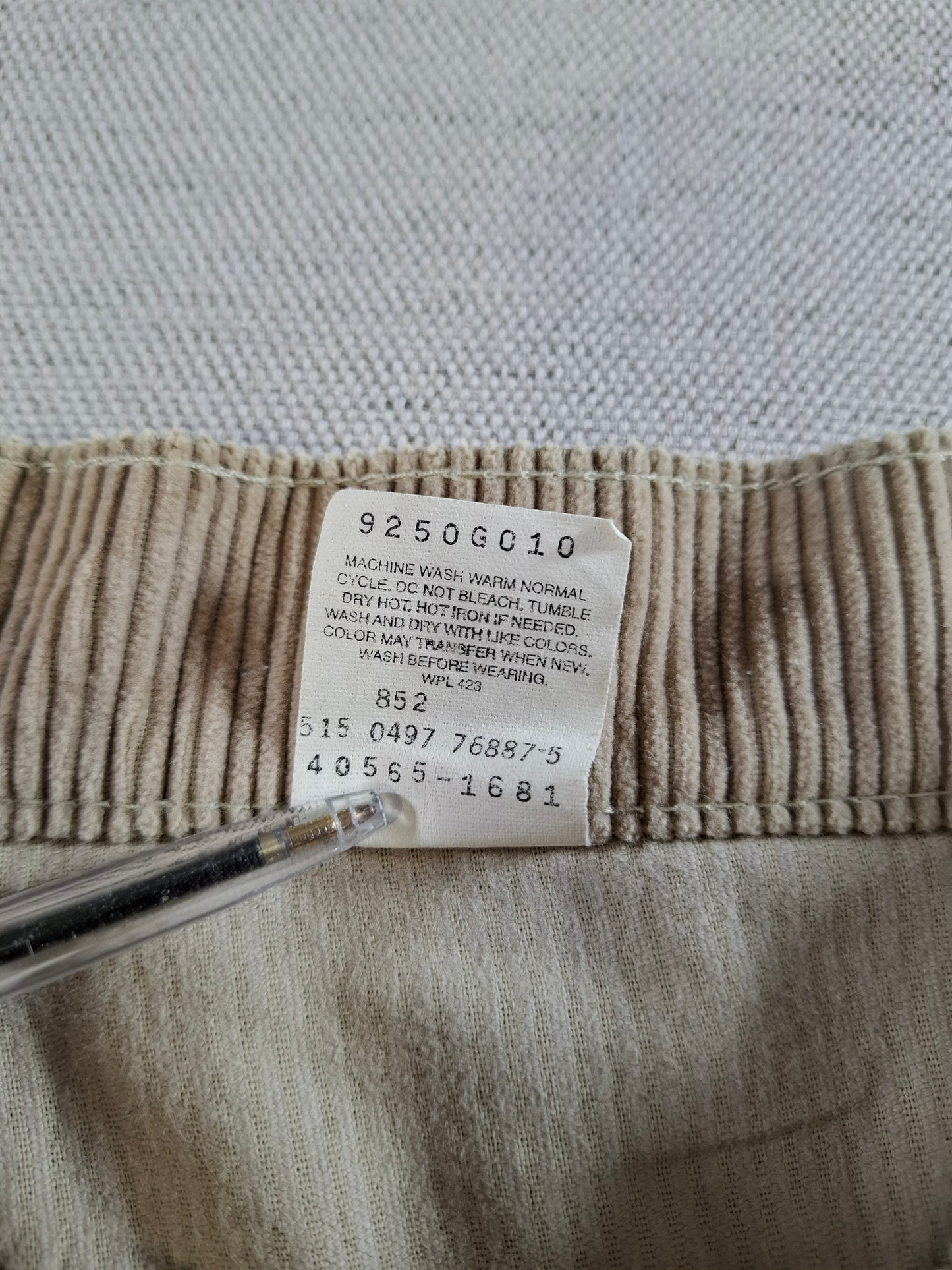 001381 Levi's Corduroy – Beige, Size 34/32