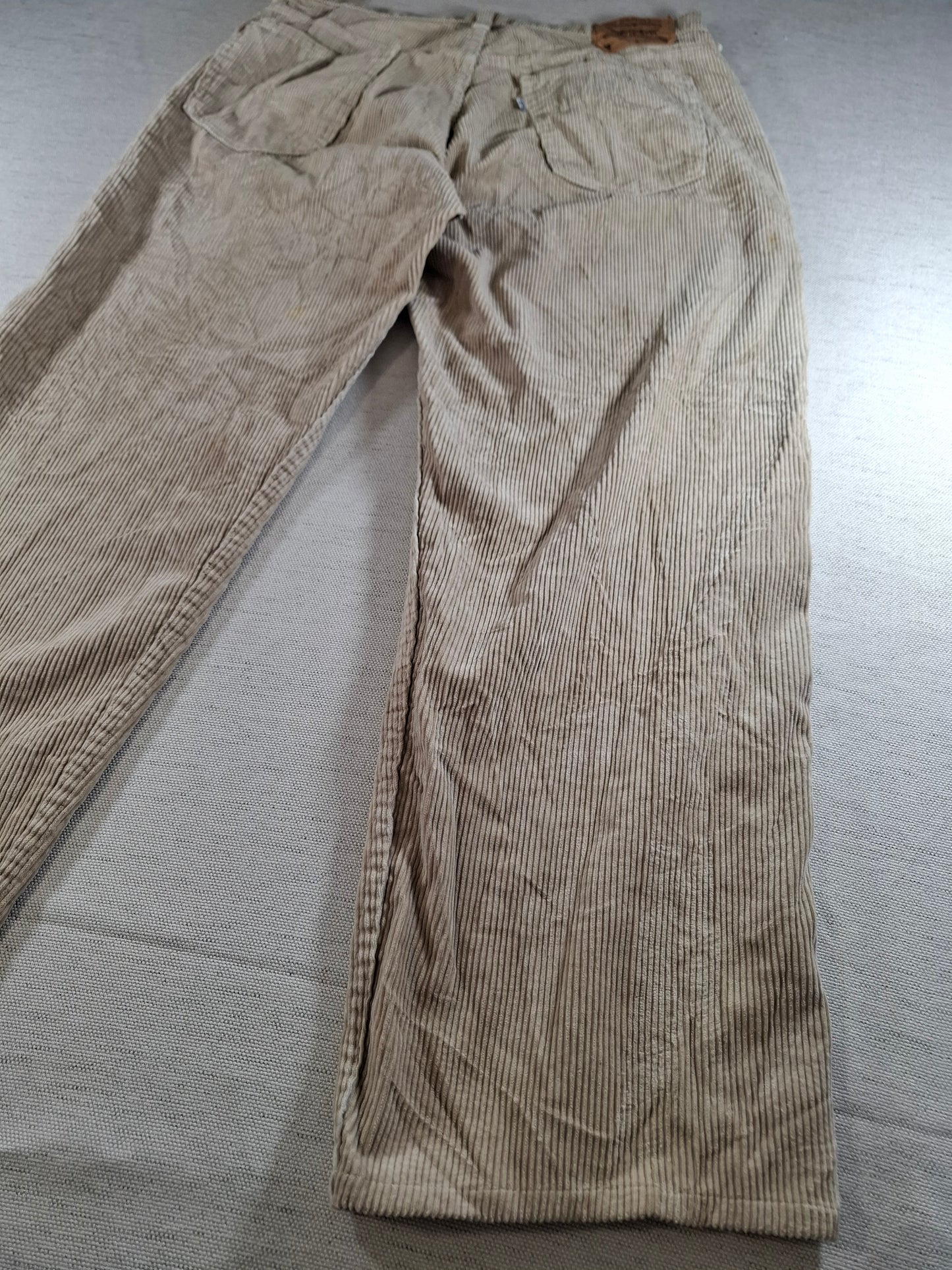 001381 Levi's Corduroy – Beige, Size 34/32