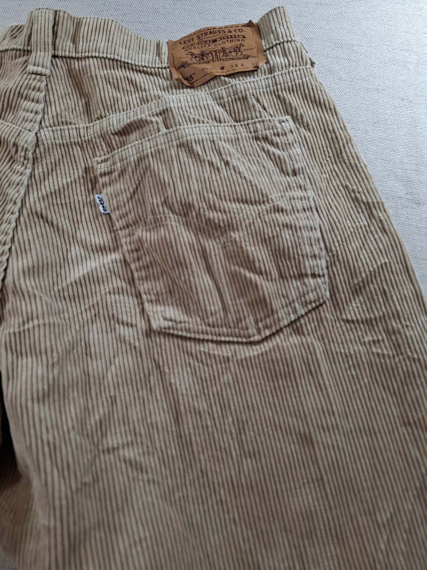 001381 Levi's Corduroy – Beige, Size 34/32