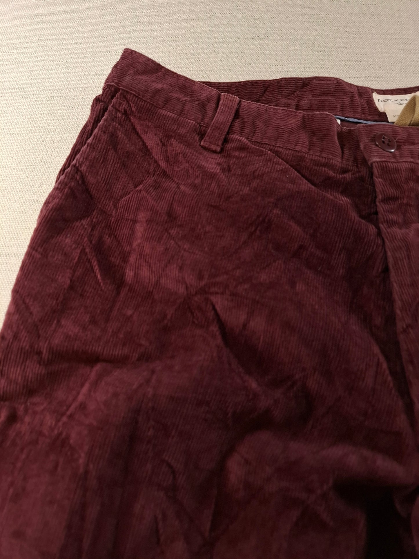 001382 Dockers Corduroy – Burgundy, Size 34/34