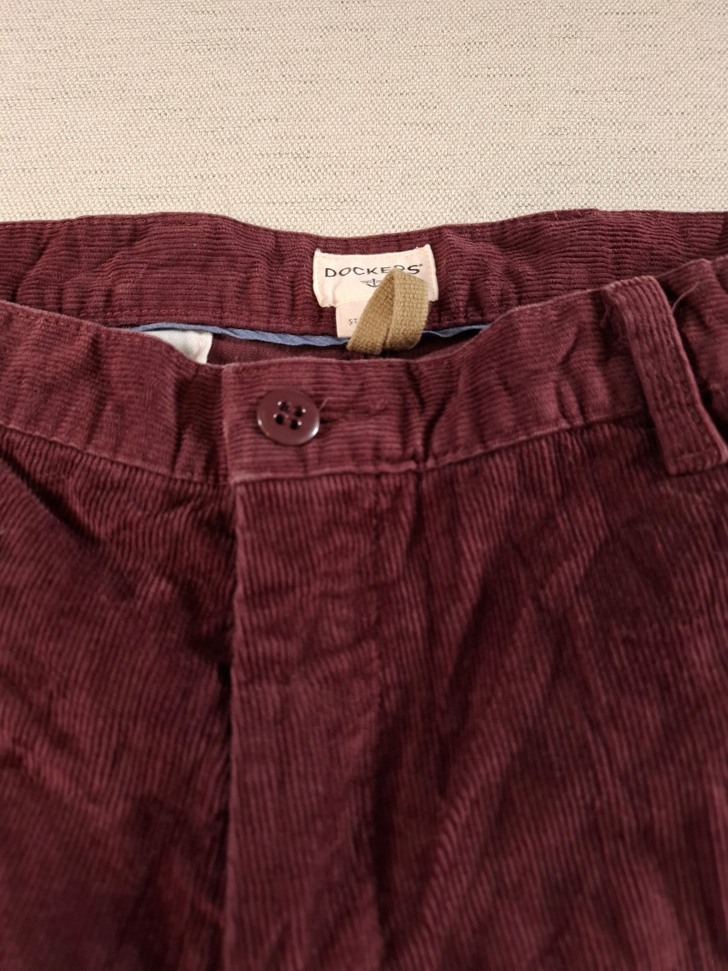 001382 Dockers Corduroy – Burgundy, Size 34/34
