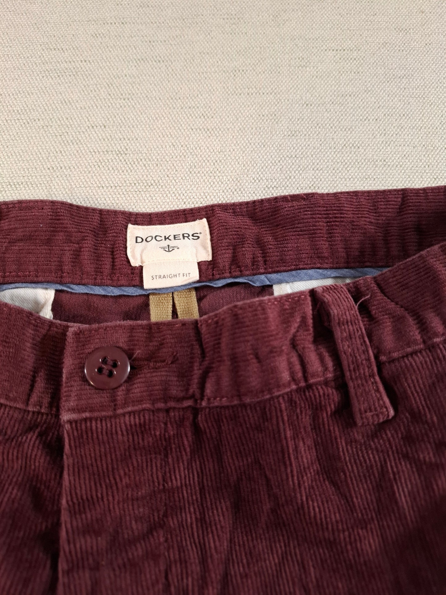 001382 Dockers Corduroy – Burgundy, Size 34/34