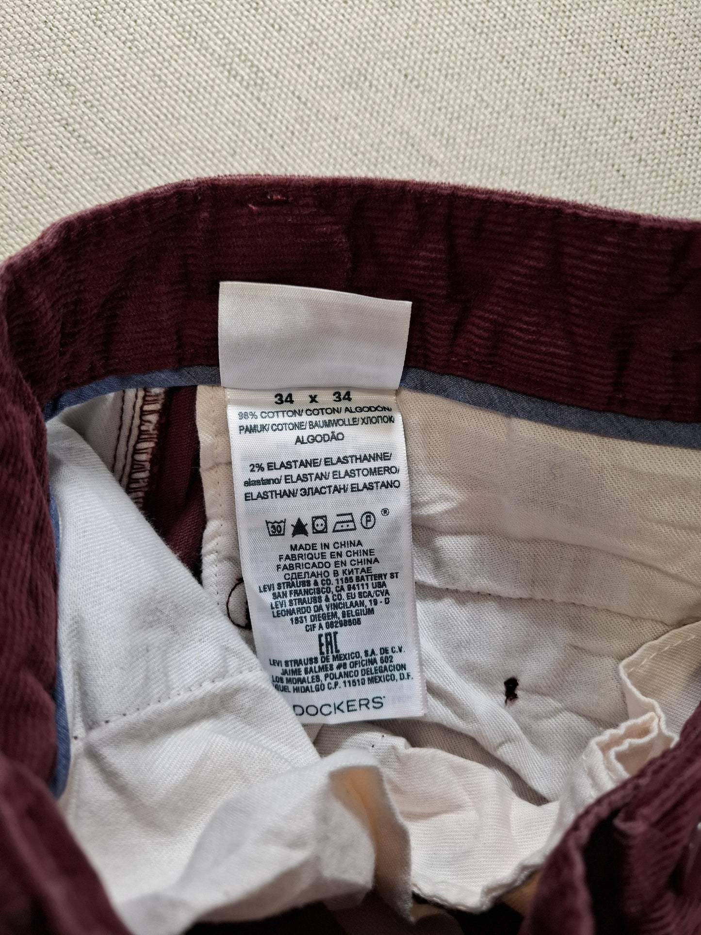 001382 Dockers Corduroy – Burgundy, Size 34/34