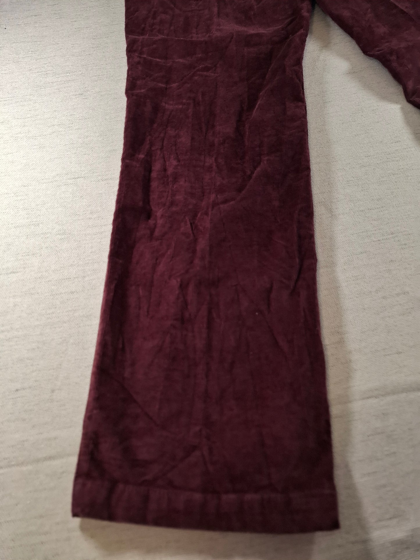 001382 Dockers Corduroy – Burgundy, Size 34/34