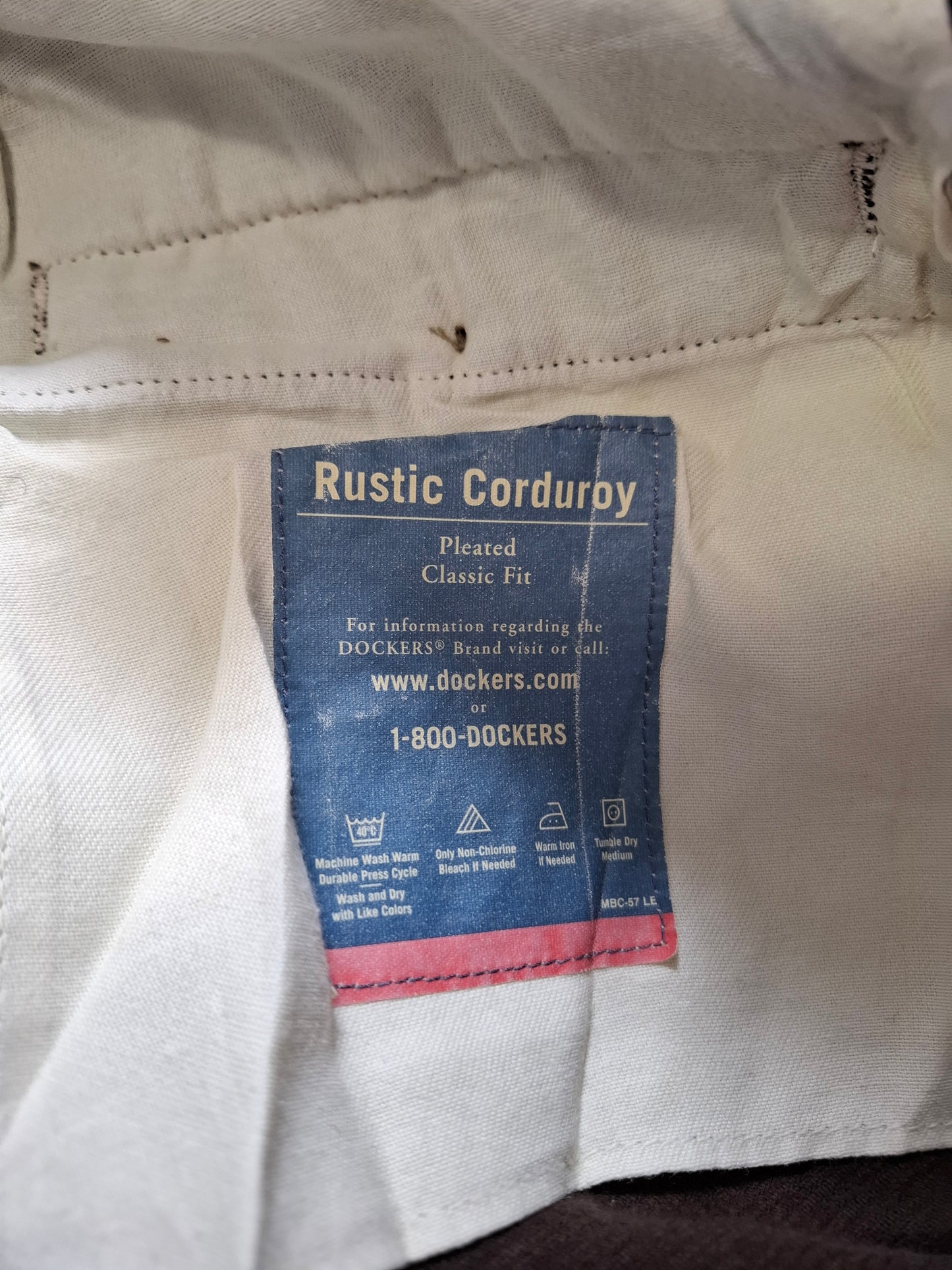 001385 Dockers Corduroy – Brown, Size 40/32