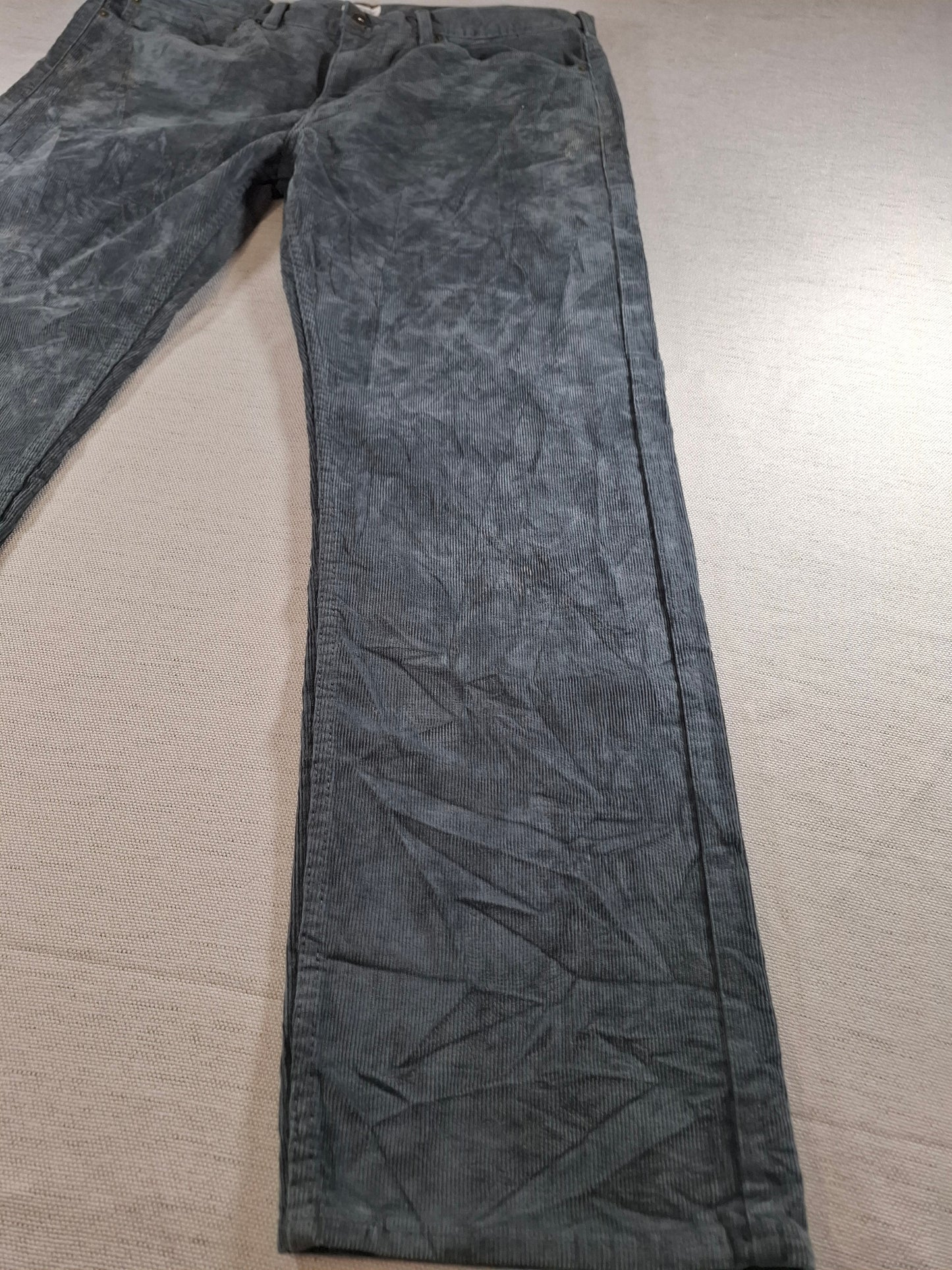 001389 Dockers Corduroy – Grey, Size 38/30