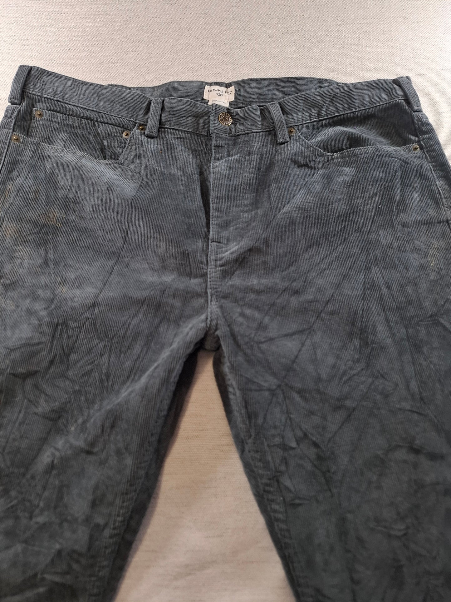 001389 Dockers Corduroy – Grey, Size 38/30