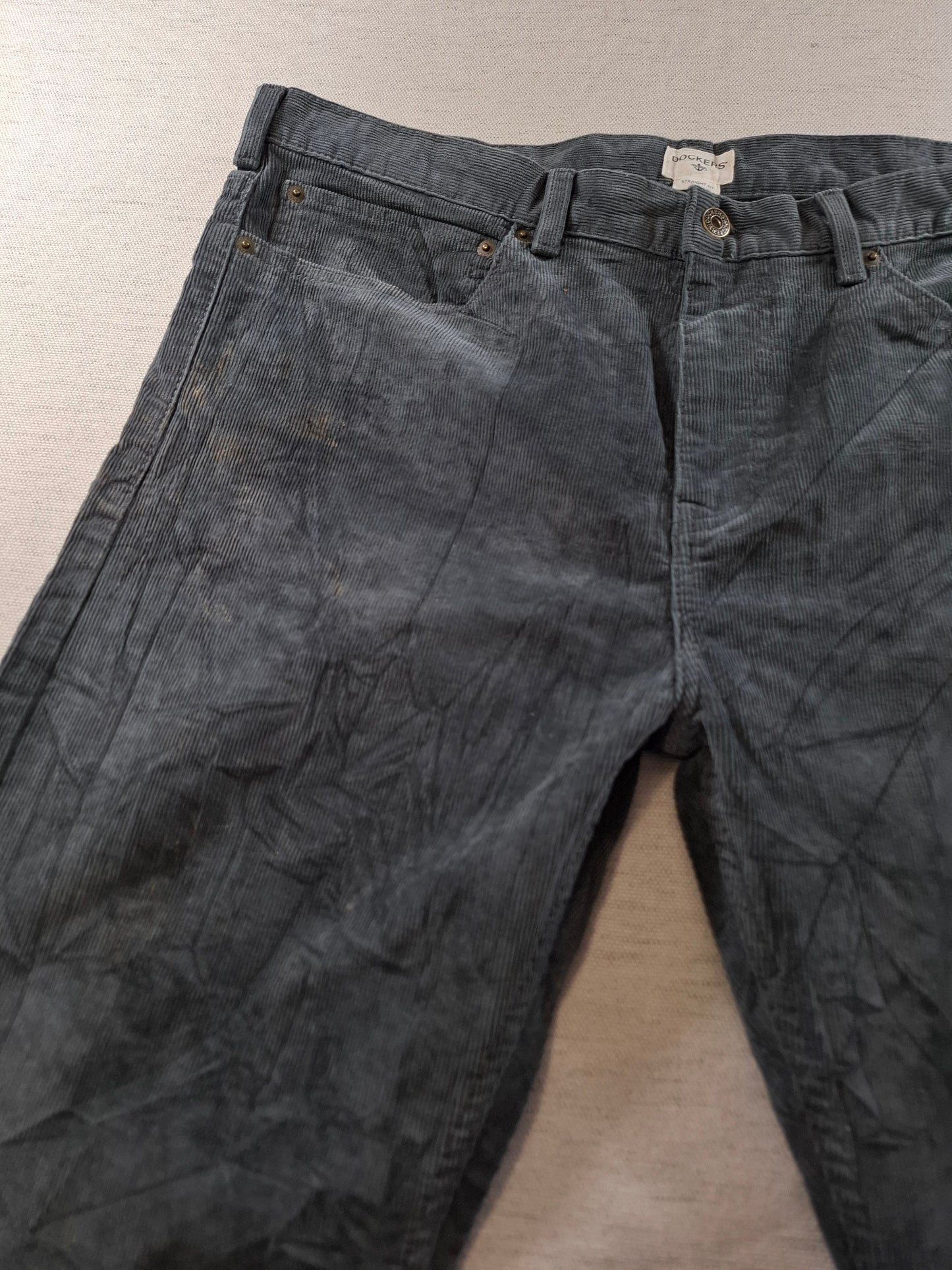 001389 Dockers Corduroy – Grey, Size 38/30