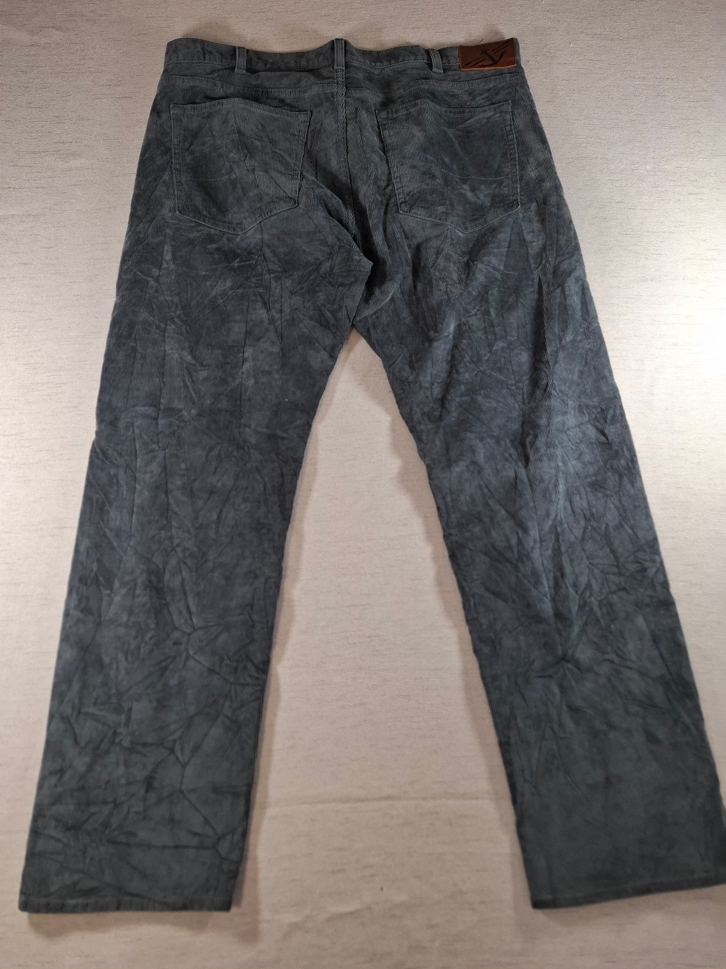 001389 Dockers Corduroy – Grey, Size 38/30