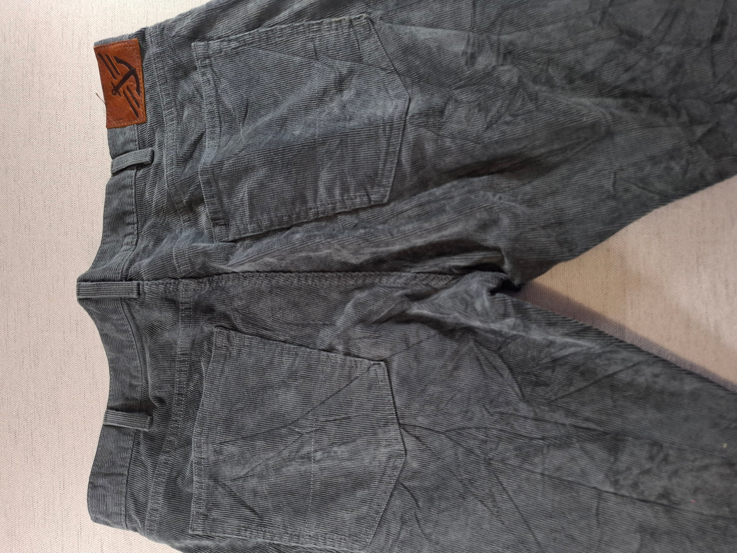 001389 Dockers Corduroy – Grey, Size 38/30
