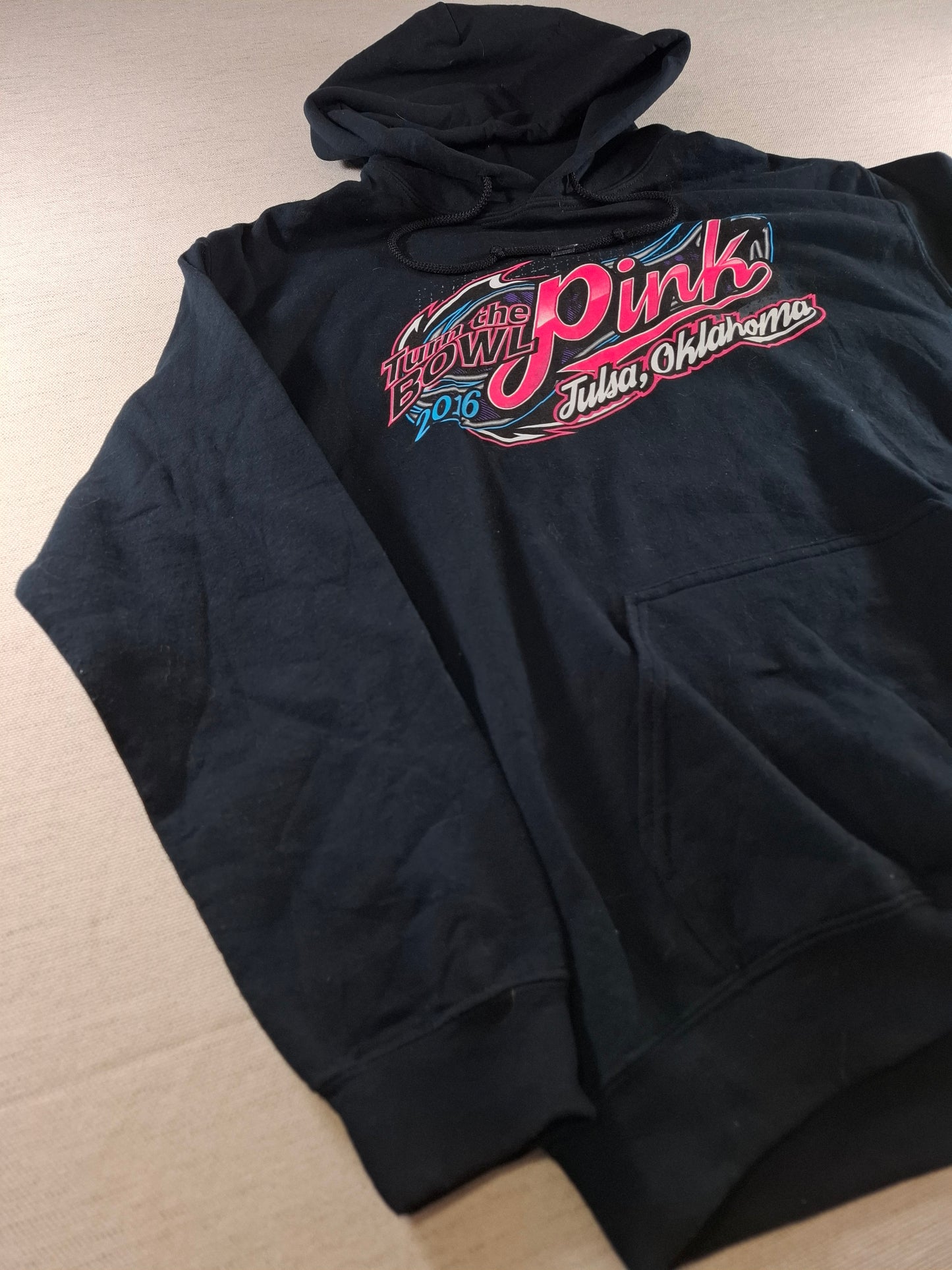 001411 – Gildan Hoodie – Black, Size M