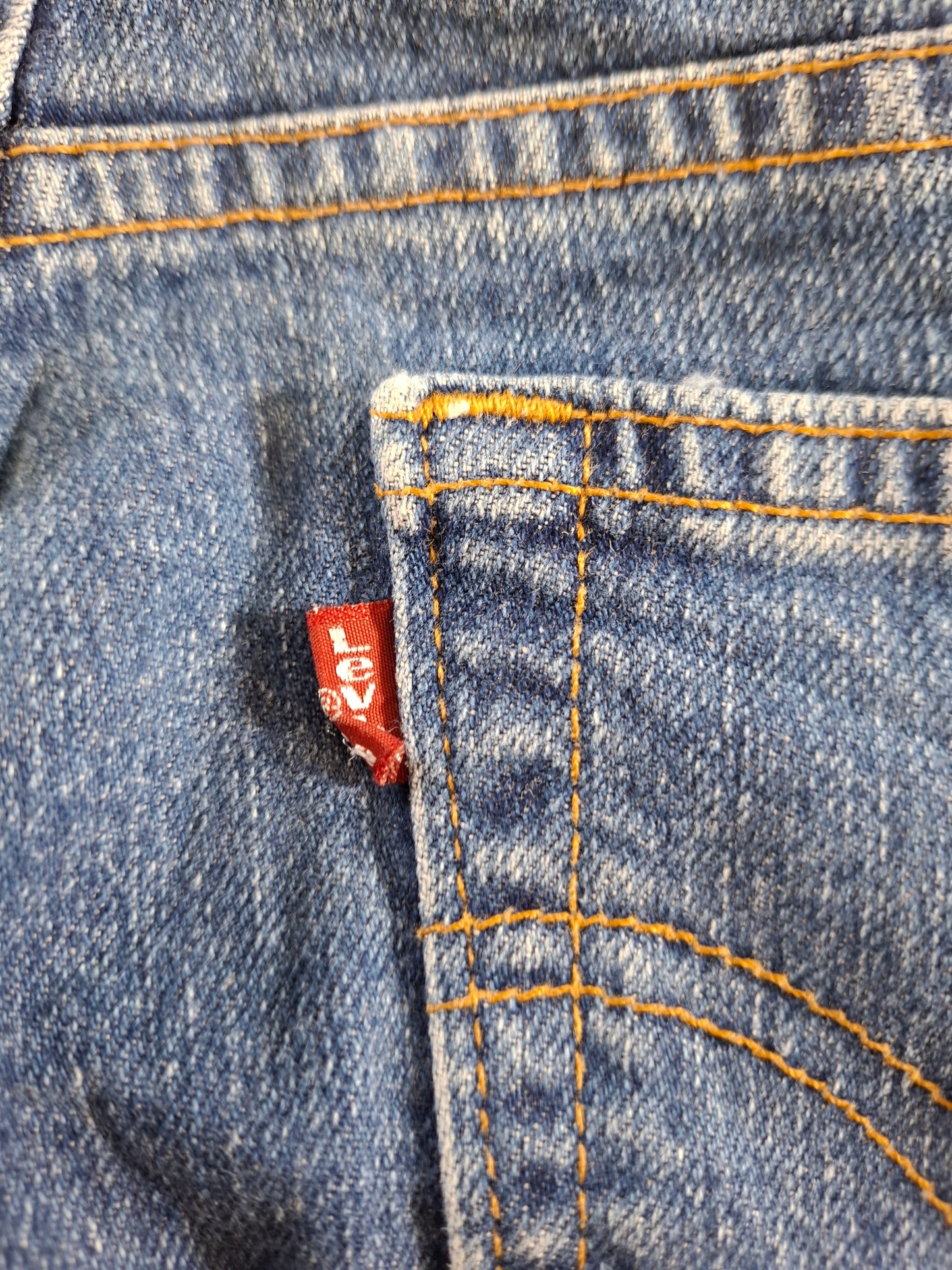 001397 – Levi's 550 Jeans – Navy, Size M