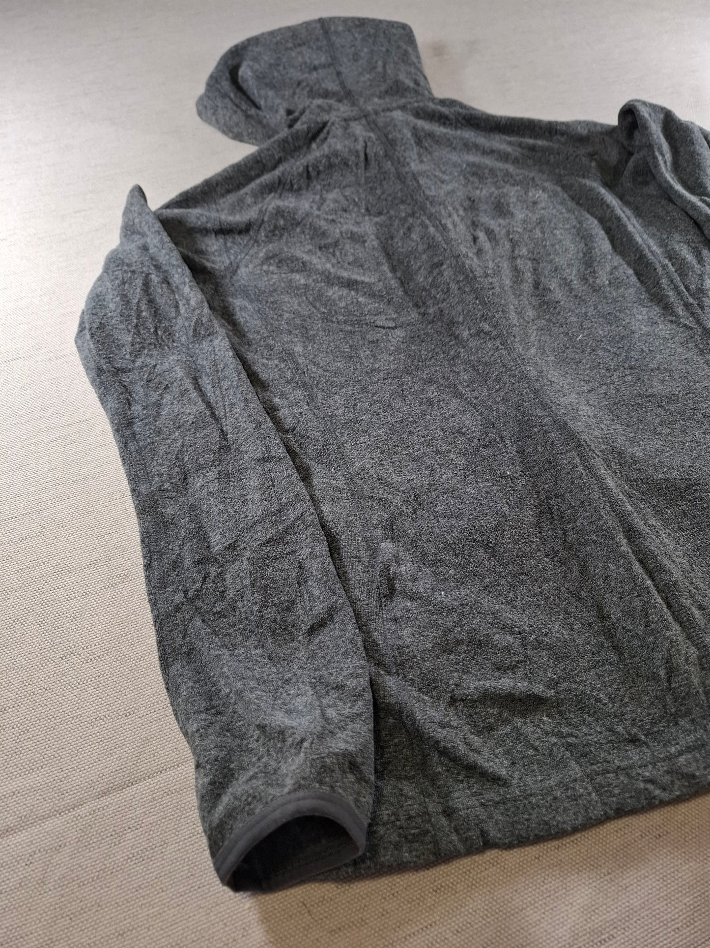 001433 – The North Face Fleece Jacket – Grey, Size Women's M