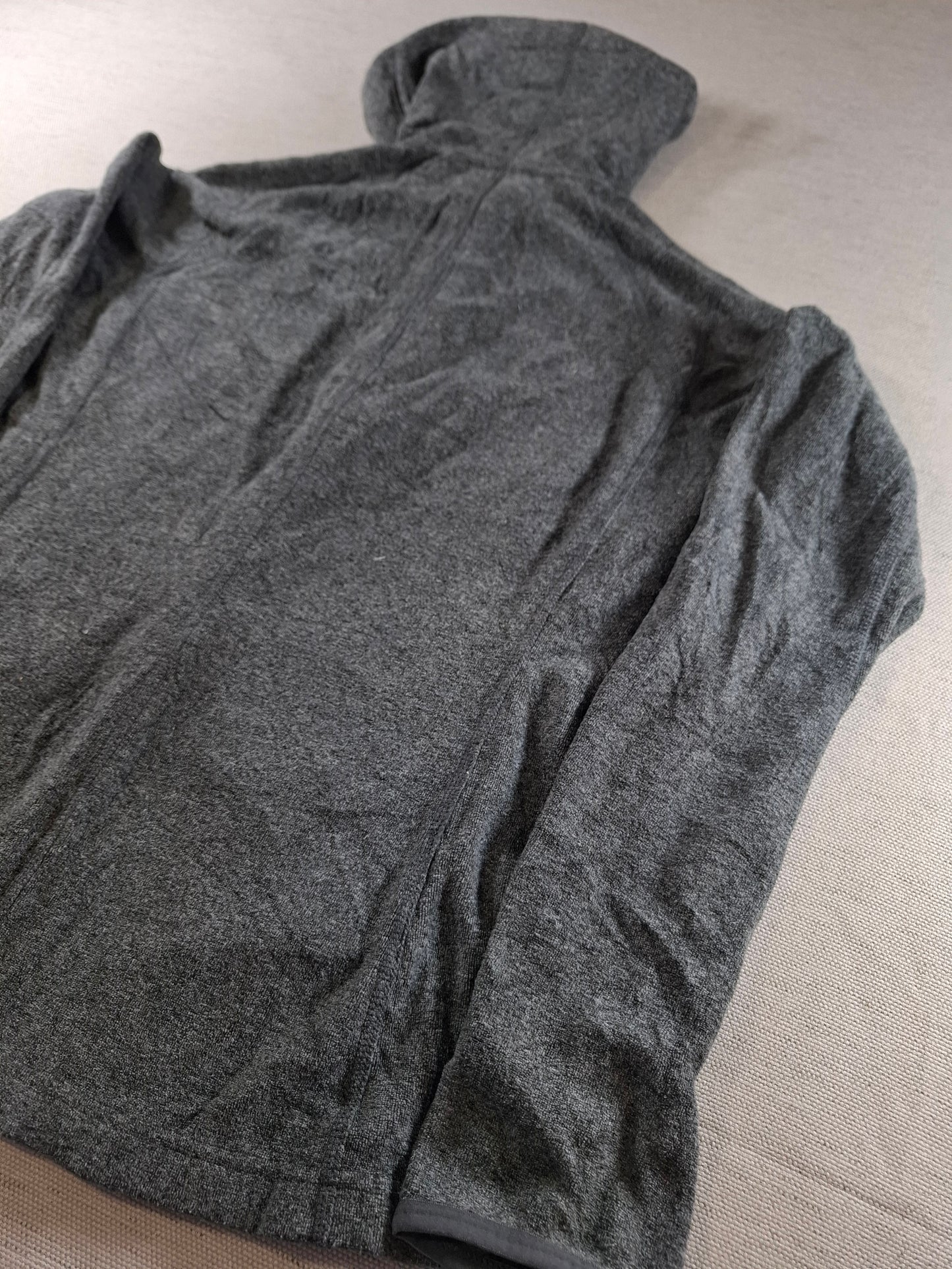 001433 – The North Face Fleece Jacket – Grey, Size Women's M