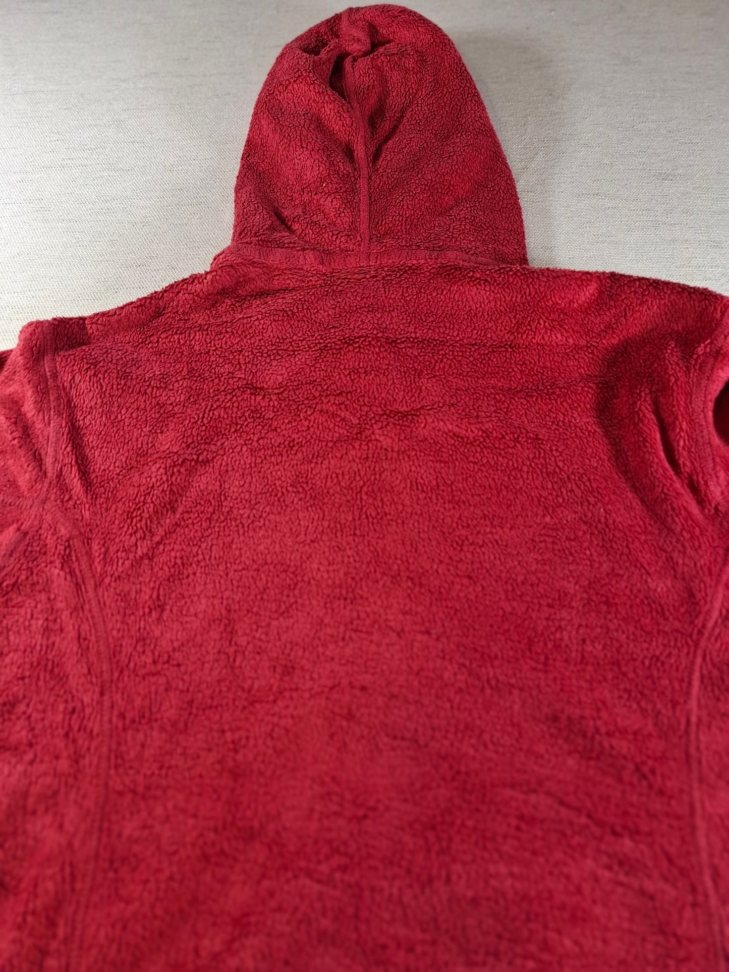 001434 – Patagonia Fleece Jacket – Red, Size Women's M