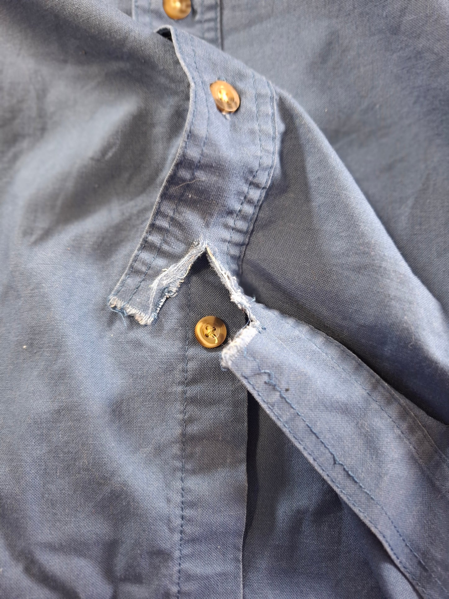 001438 – Carhartt Work Shirt – Blue, Size L