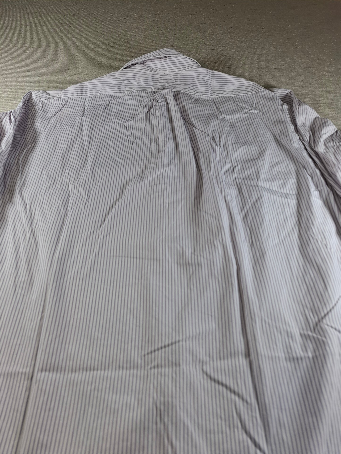 001443 – Polo Ralph Lauren Shirt – Lilac/White Stripe, Size Collar 17, Sleeve 34/35