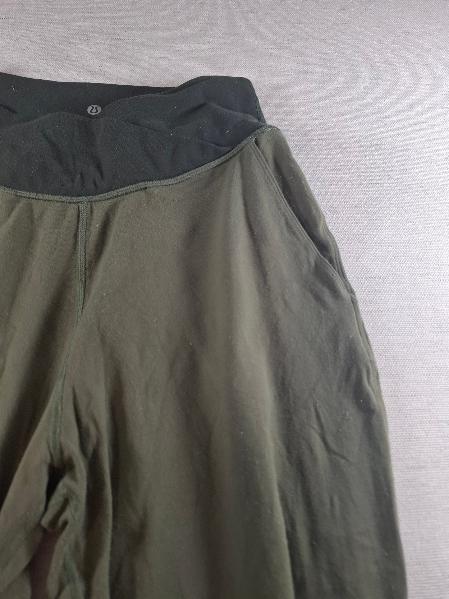 001457 – Lululemon Legging – Green, Size 6