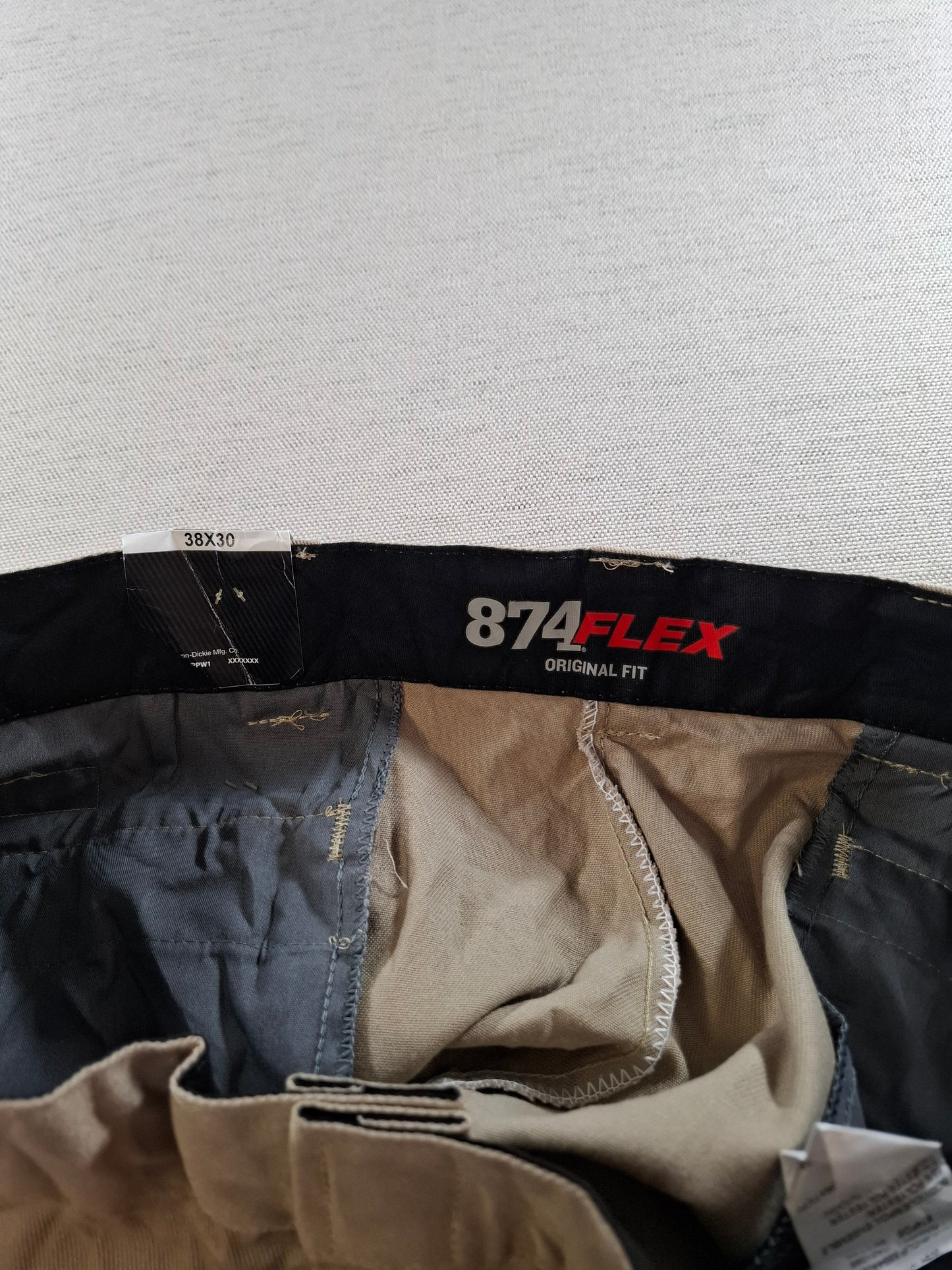 001460 – Dickies pants/ trousers – Khaki, Size 38/30